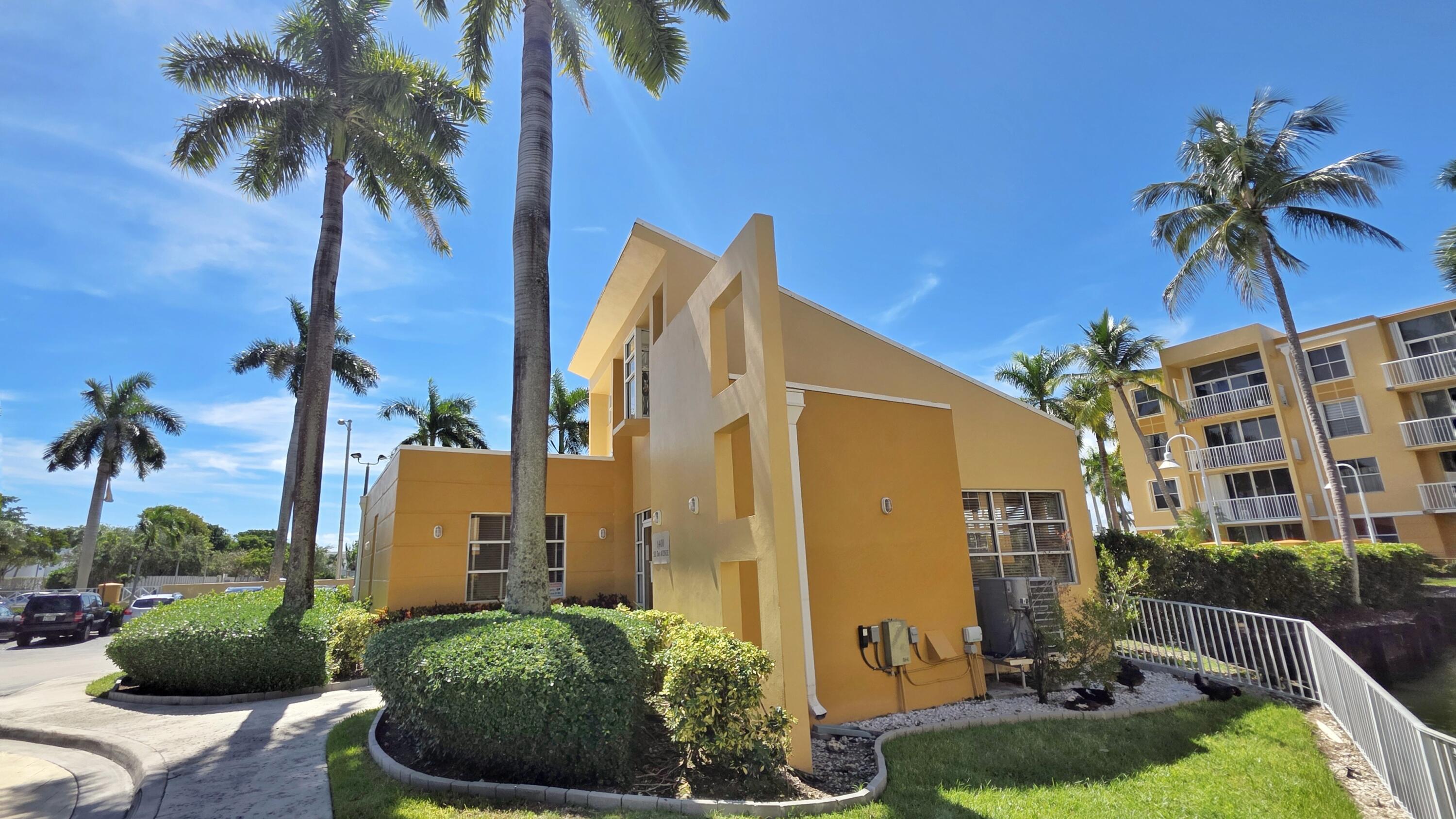 1341 SE 3rd #307, Dania Beach FL 33004