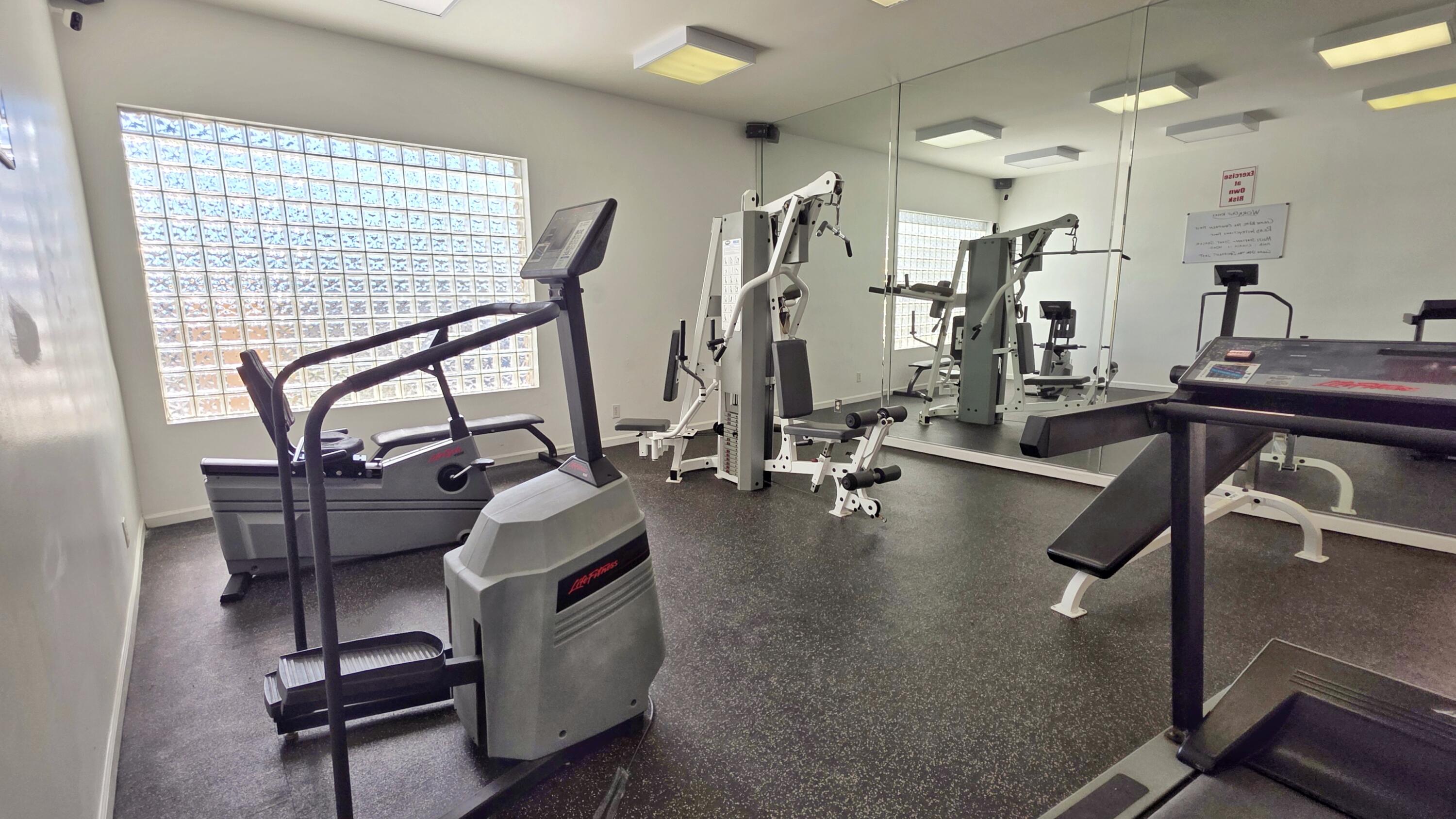 1341 SE 3rd #307, Dania Beach FL 33004