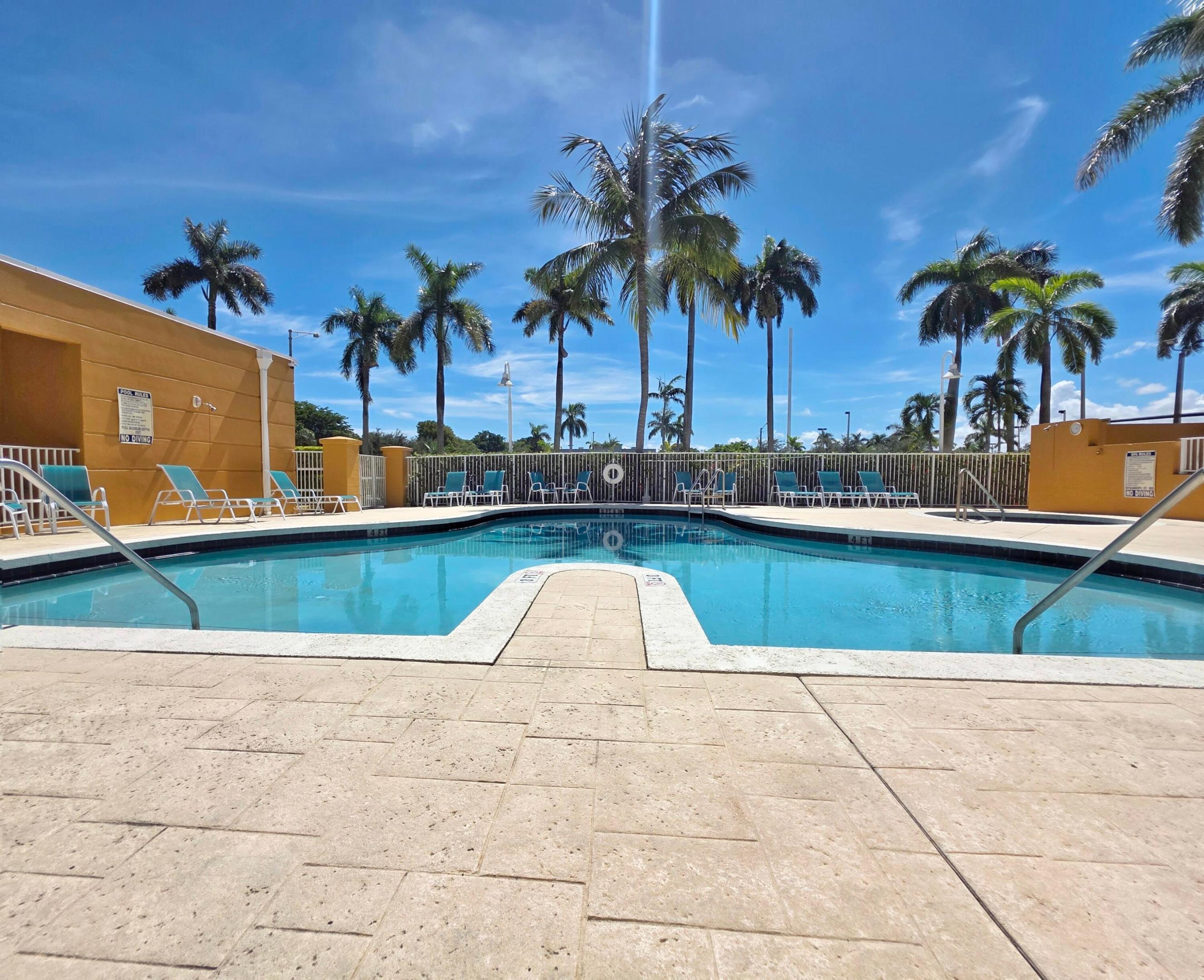 1341 SE 3rd #307, Dania Beach FL 33004
