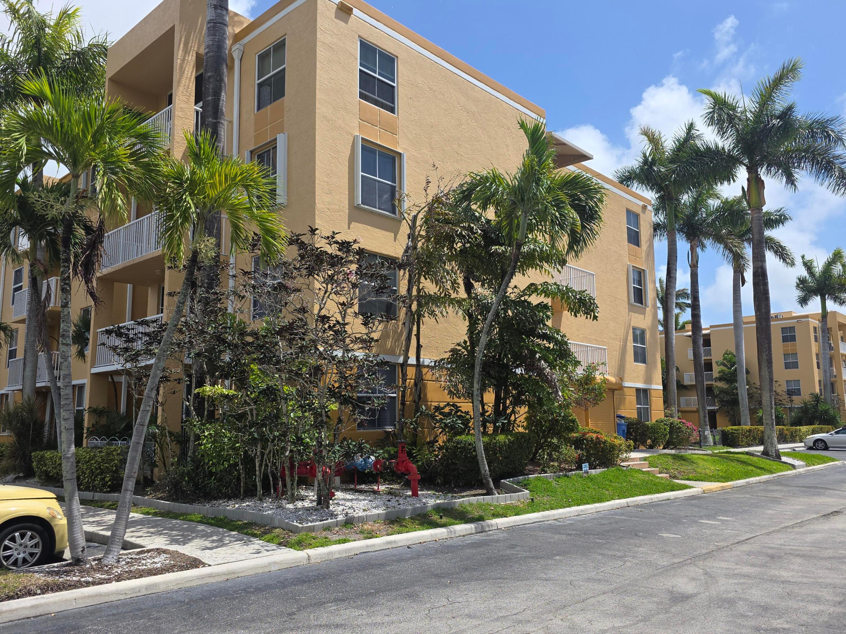 1341 SE 3rd #307, Dania Beach FL 33004