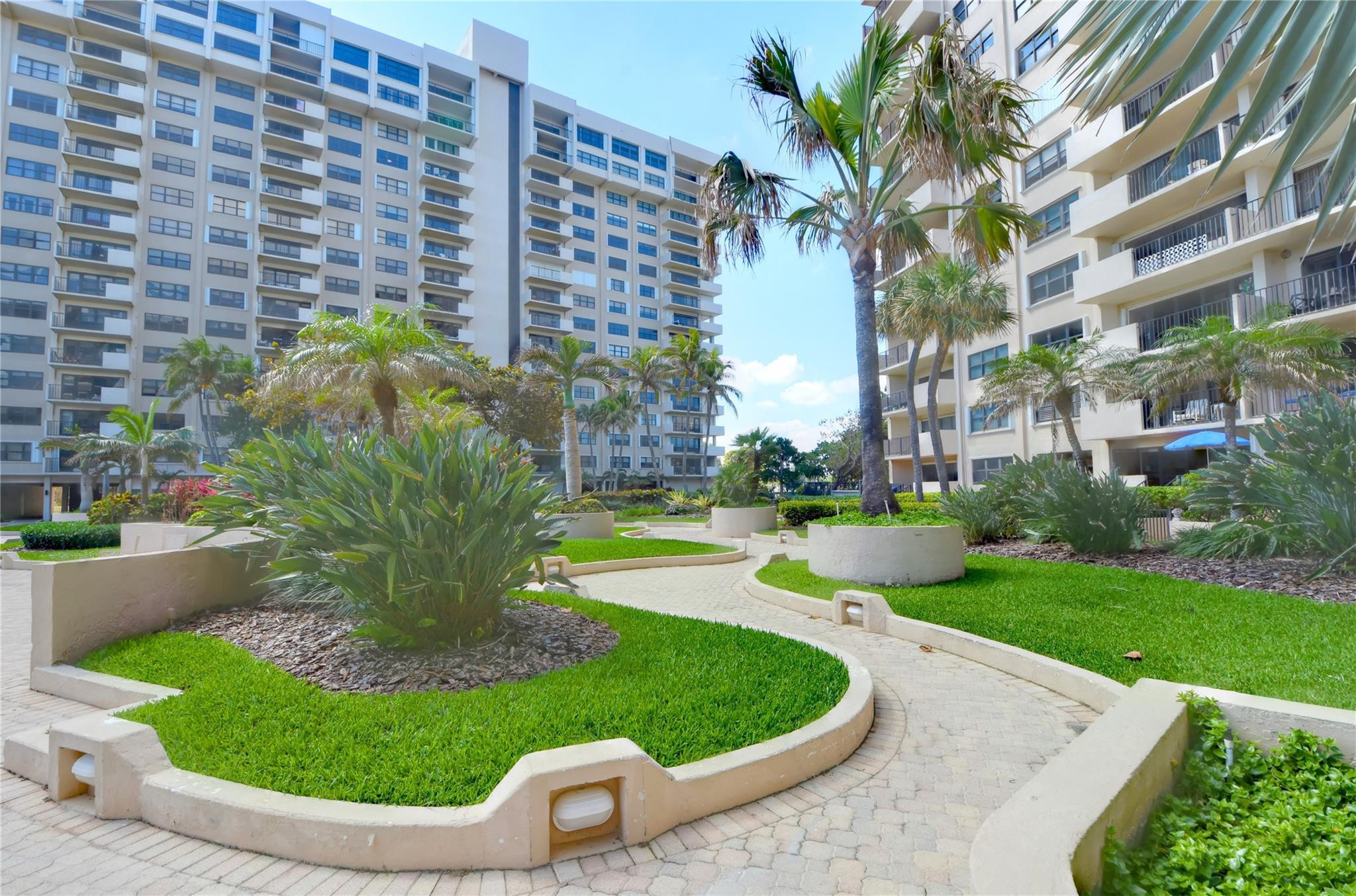 5100 N OCEAN #1004, Lauderdale By The Sea FL 33308