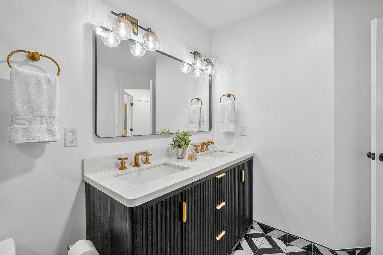 2706 Black Oak #2706, Boynton Beach FL 33436