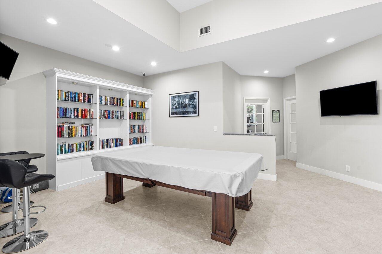 2706 Black Oak #2706, Boynton Beach FL 33436