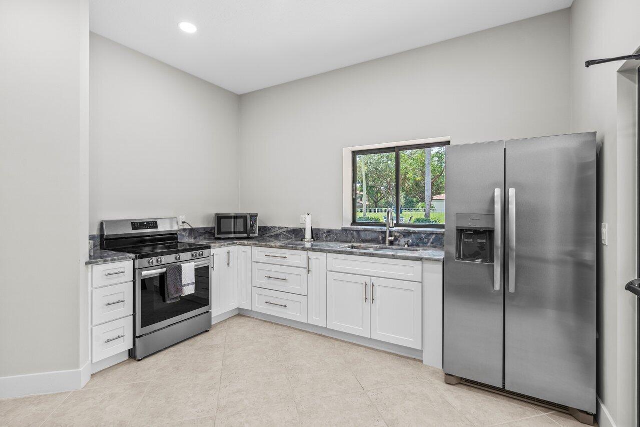 2706 Black Oak #2706, Boynton Beach FL 33436
