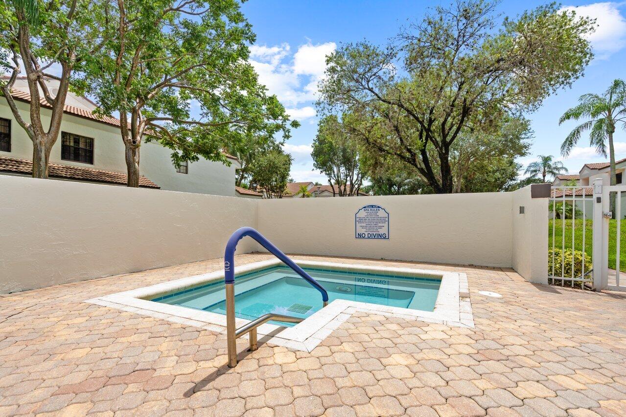 2706 Black Oak #2706, Boynton Beach FL 33436
