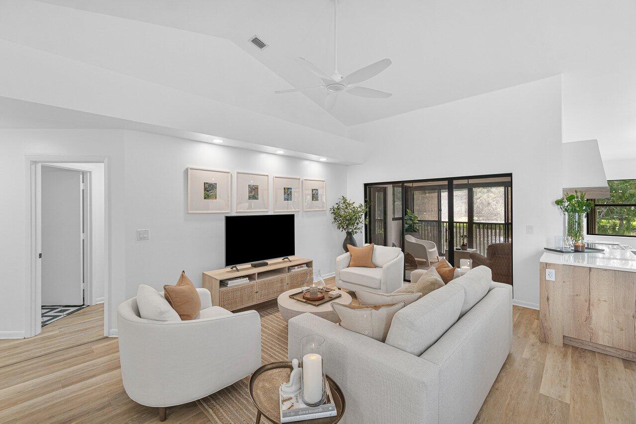 2706 Black Oak #2706, Boynton Beach FL 33436
