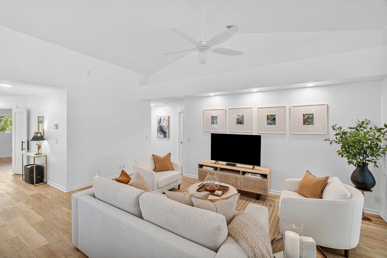 2706 Black Oak #2706, Boynton Beach FL 33436