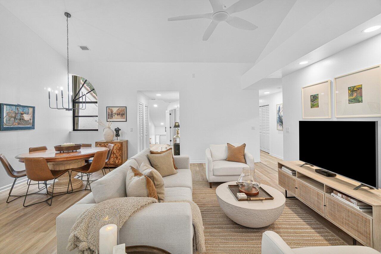 2706 Black Oak #2706, Boynton Beach FL 33436