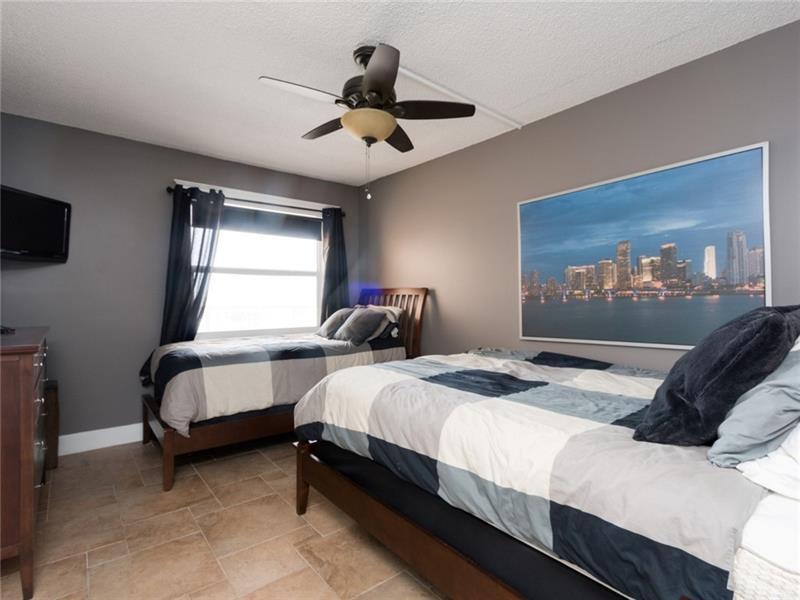 121 GOLDEN ISLES #806, Hallandale Beach FL 33009