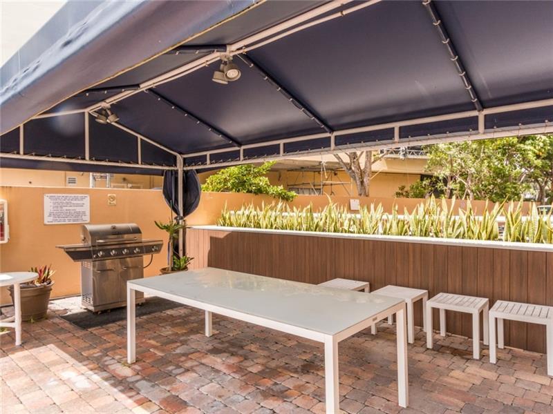 121 GOLDEN ISLES #806, Hallandale Beach FL 33009