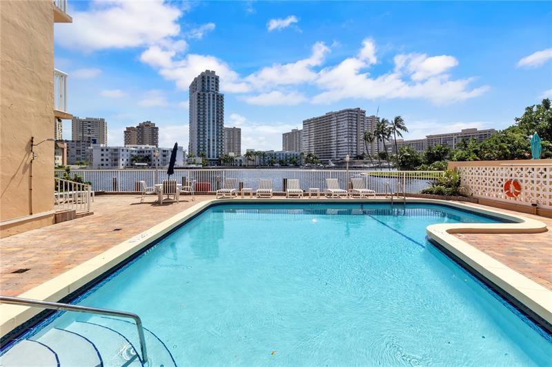 121 GOLDEN ISLES #806, Hallandale Beach FL 33009