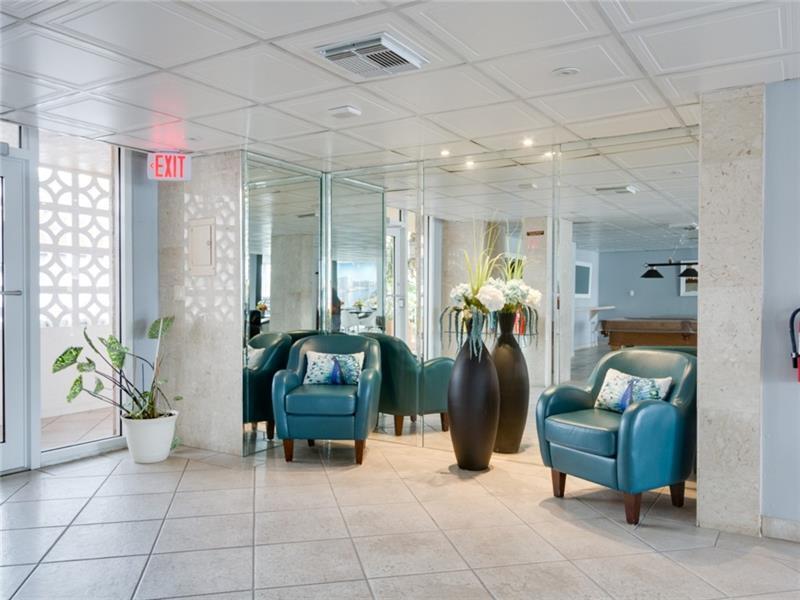 121 GOLDEN ISLES #806, Hallandale Beach FL 33009