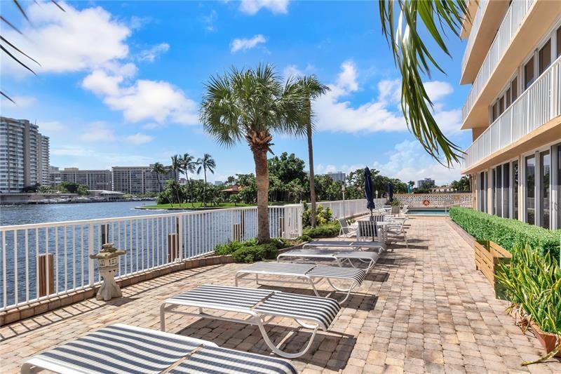 121 GOLDEN ISLES #806, Hallandale Beach FL 33009