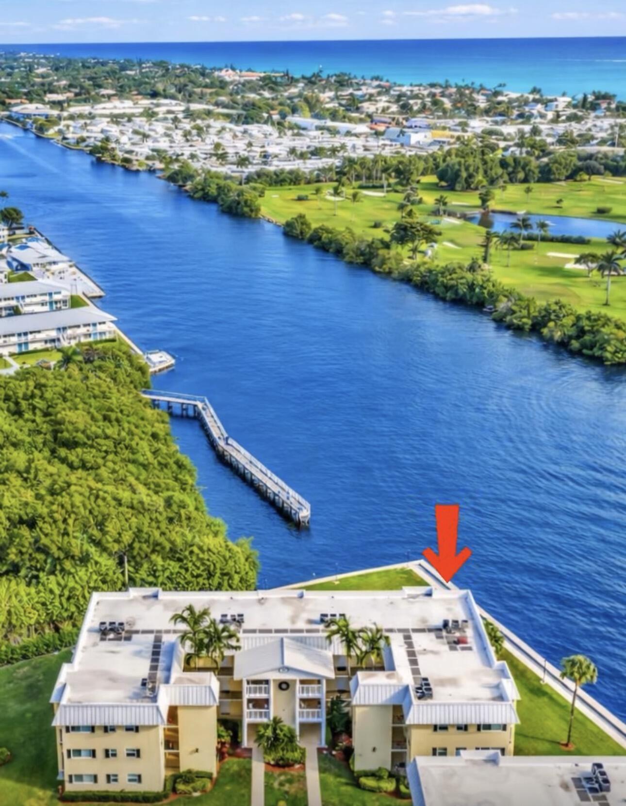 1 Colonial Club #204, Boynton Beach FL 33435