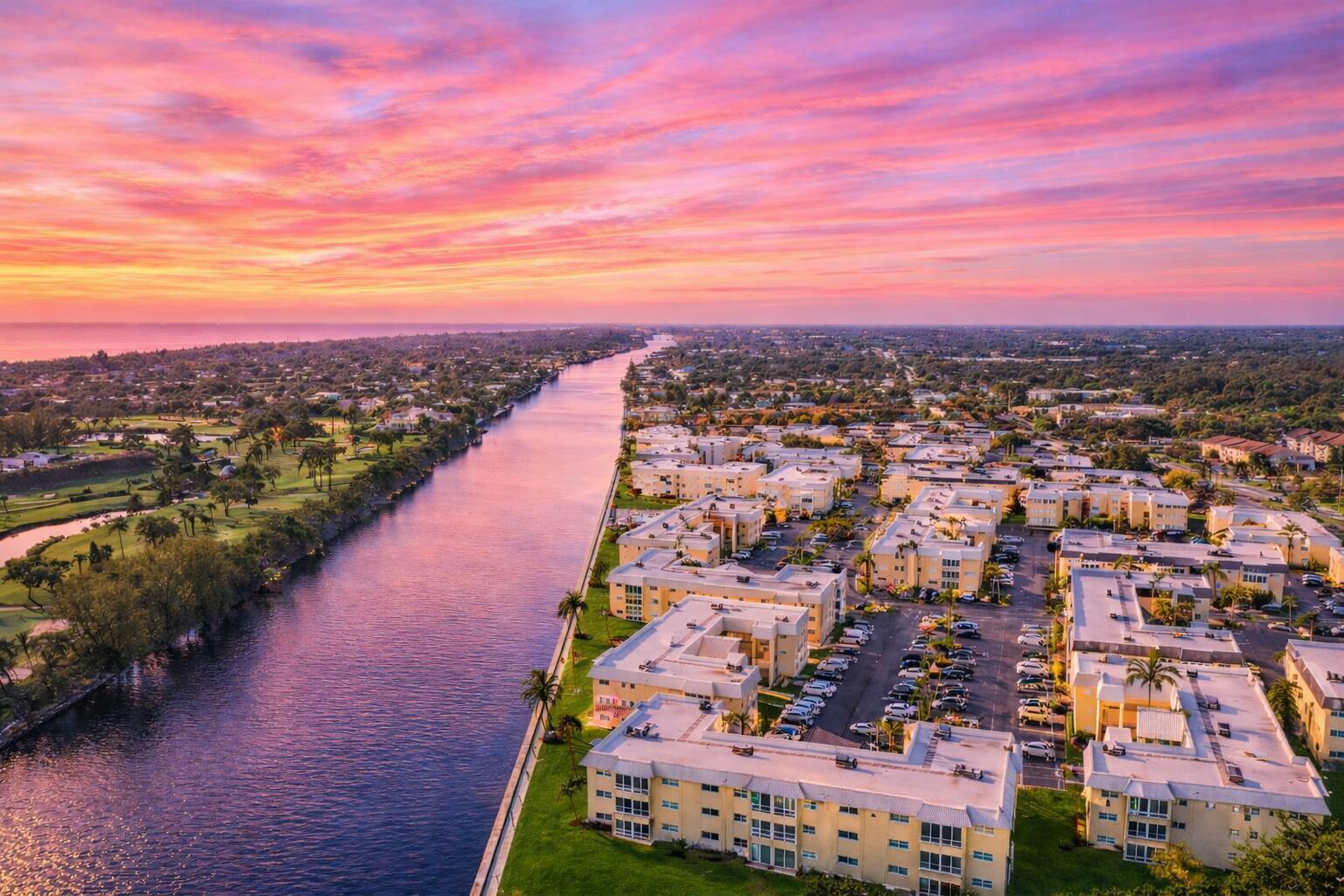 1 Colonial Club #204, Boynton Beach FL 33435
