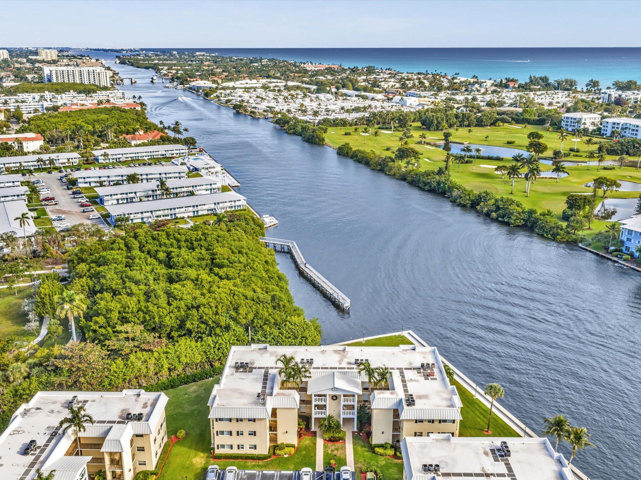 1 Colonial Club #204, Boynton Beach FL 33435