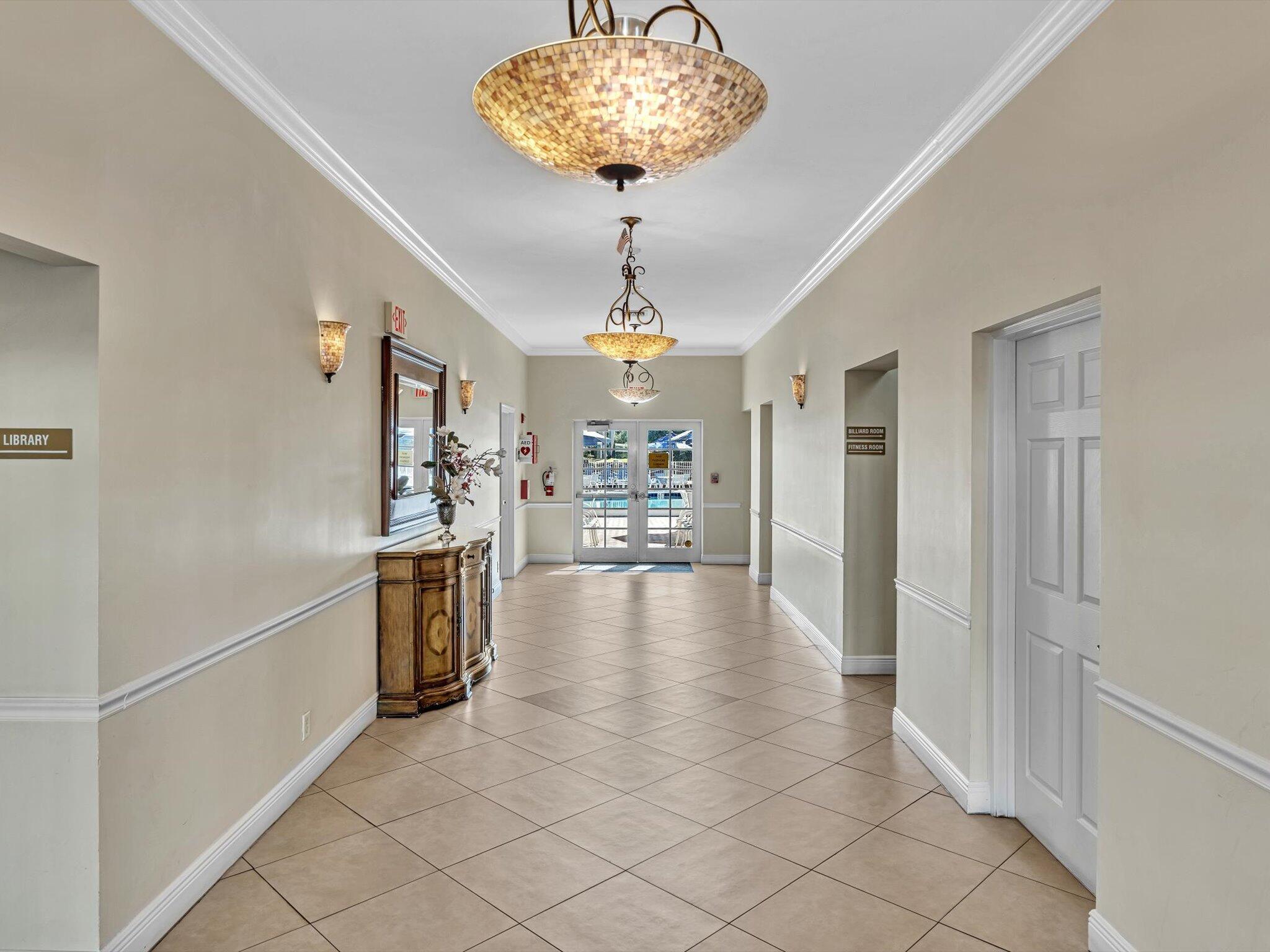 1 Colonial Club #204, Boynton Beach FL 33435