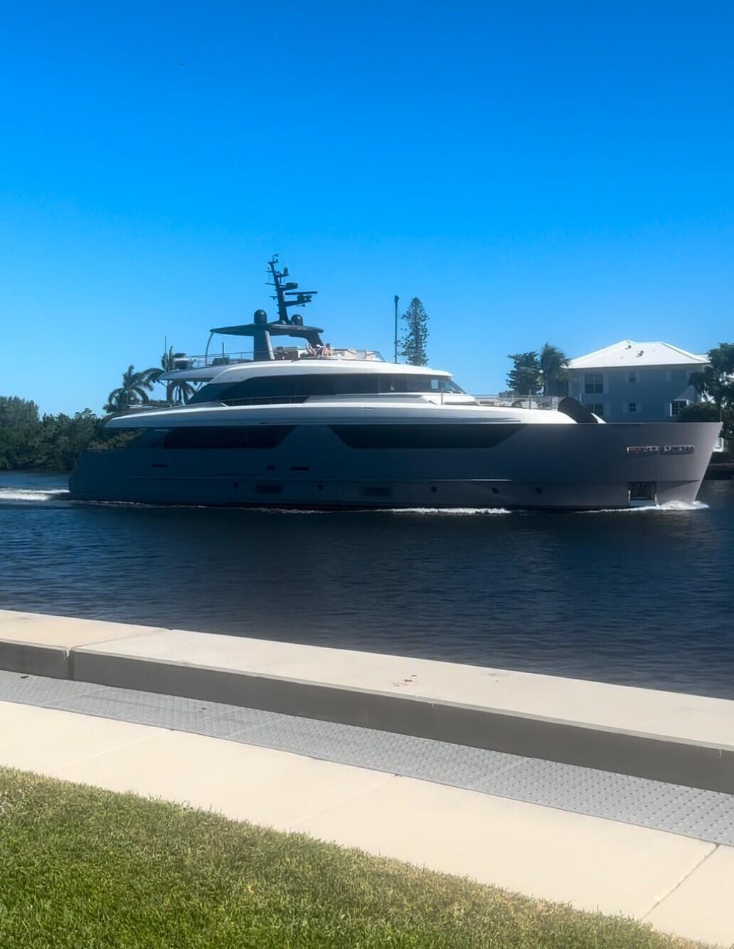 1 Colonial Club #204, Boynton Beach FL 33435