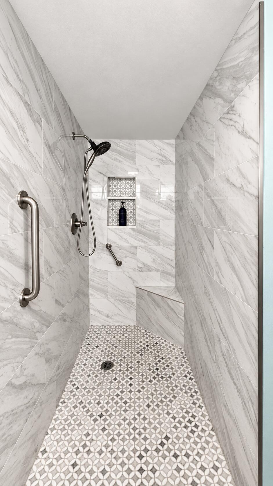1 Colonial Club #204, Boynton Beach FL 33435