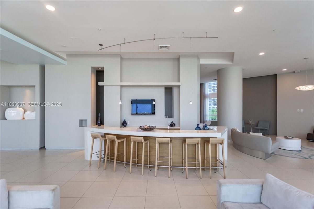 1900 N Bayshore #912, Miami FL 33132