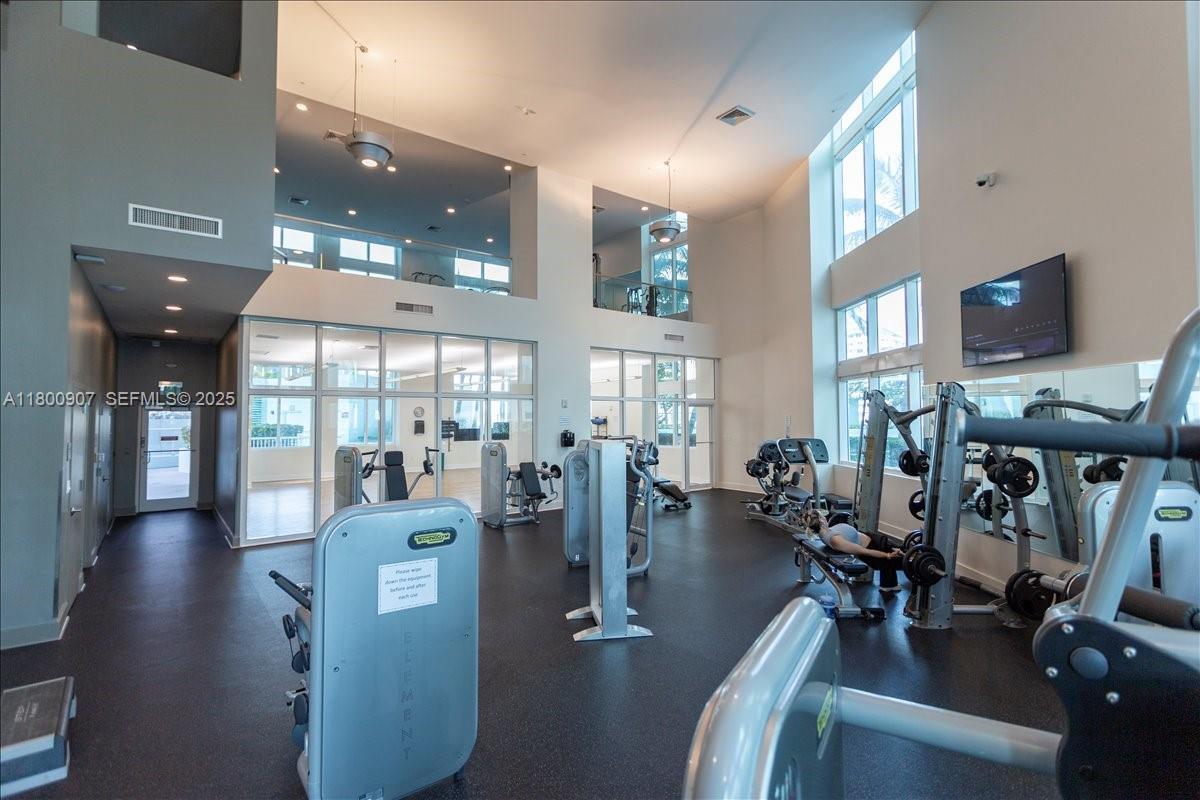 1900 N Bayshore #912, Miami FL 33132