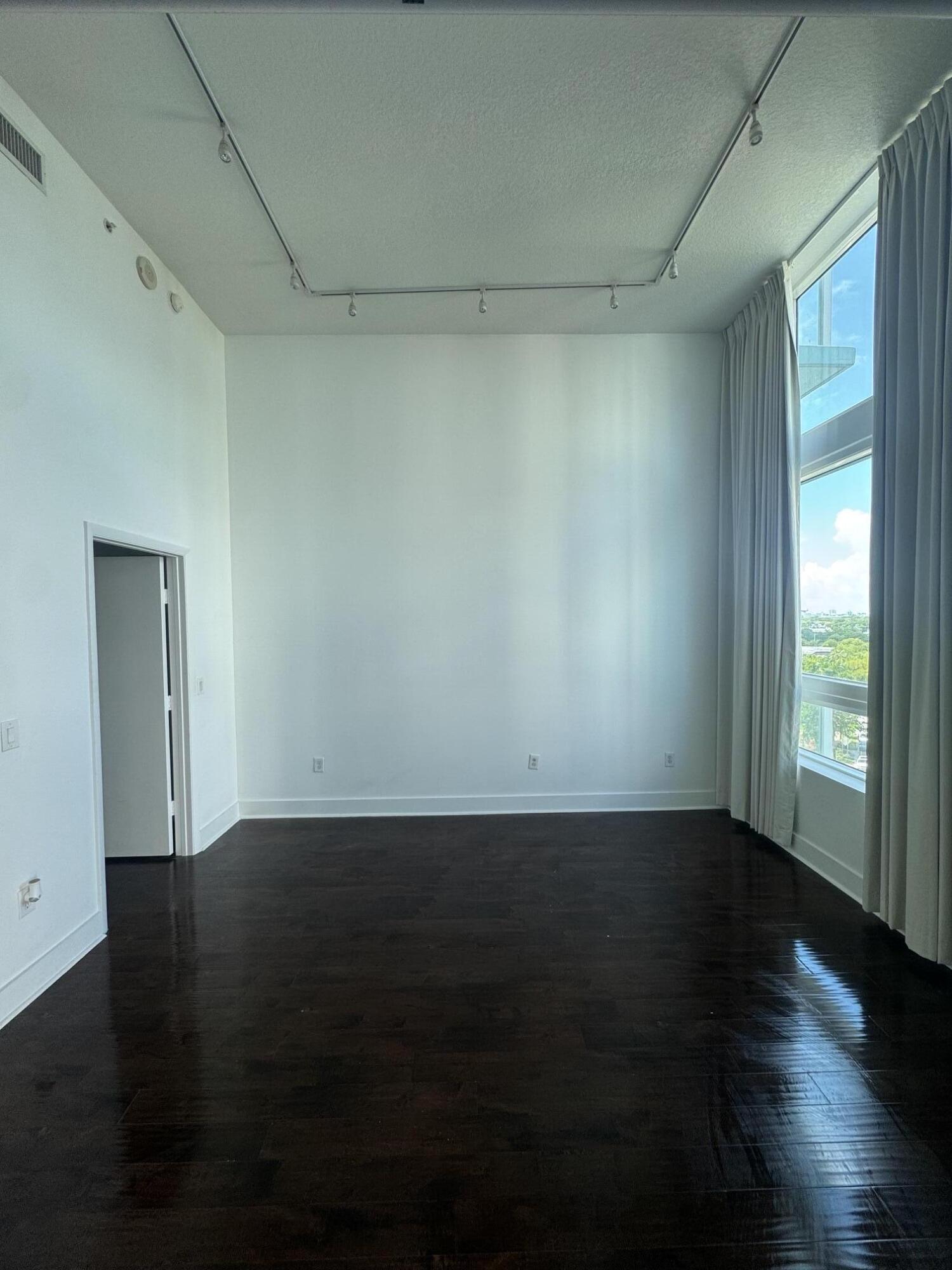 1900 N Bayshore #912, Miami FL 33132