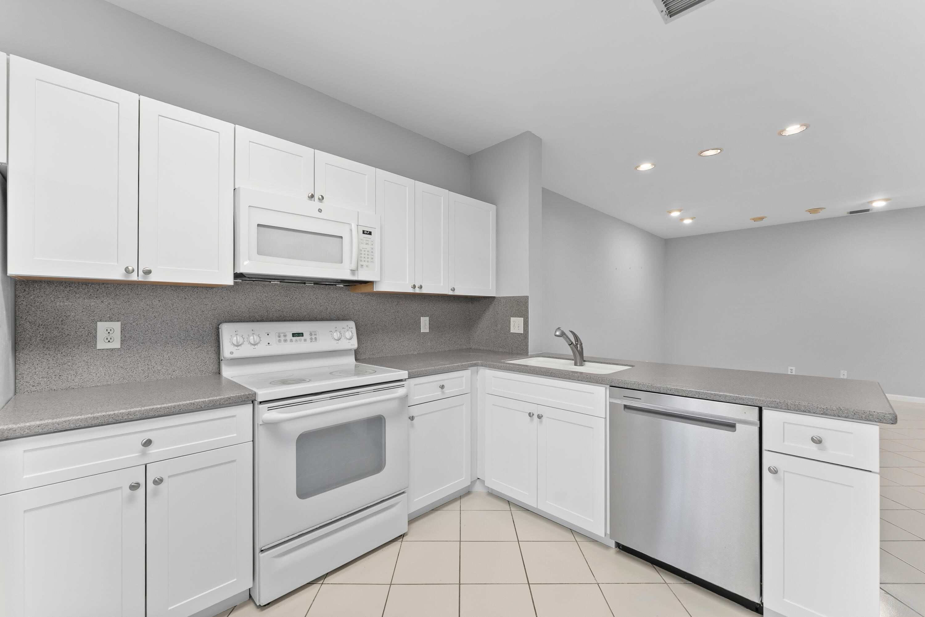 6705 Via Regina, Boca Raton FL 33433