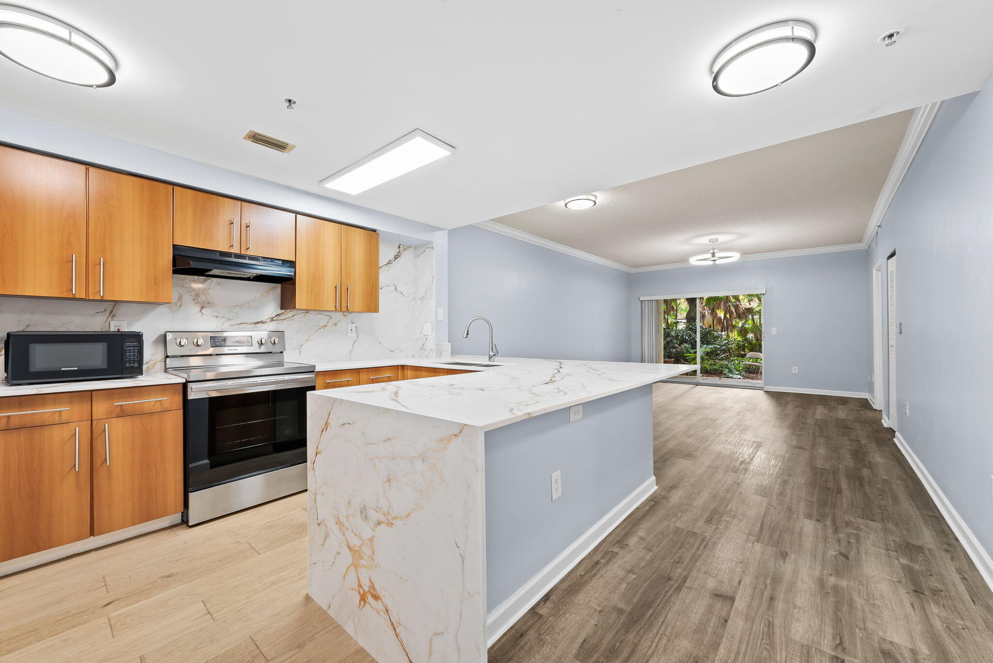 5900 W SAMPLE #102, Coral Springs FL 33067