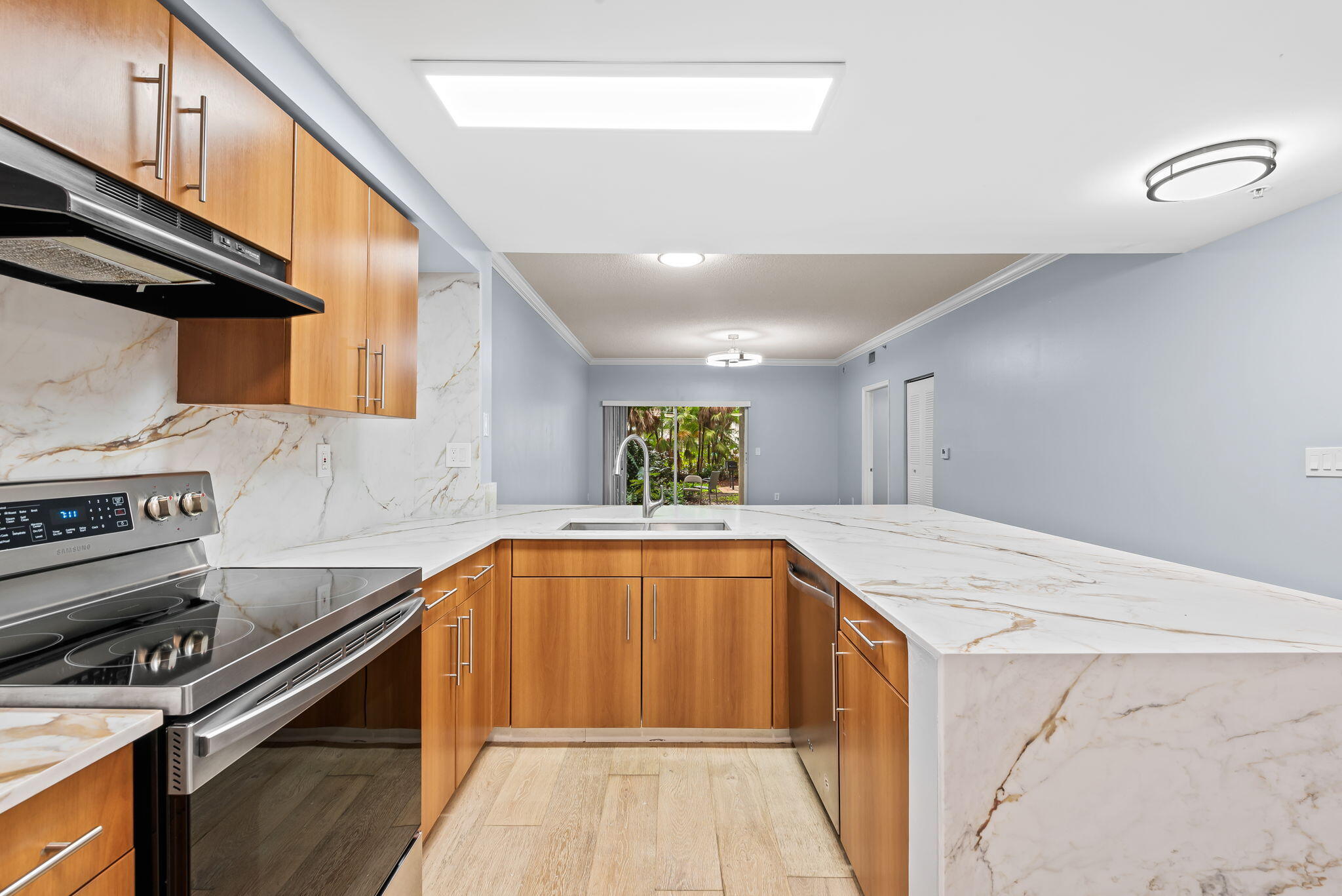 5900 W SAMPLE #102, Coral Springs FL 33067