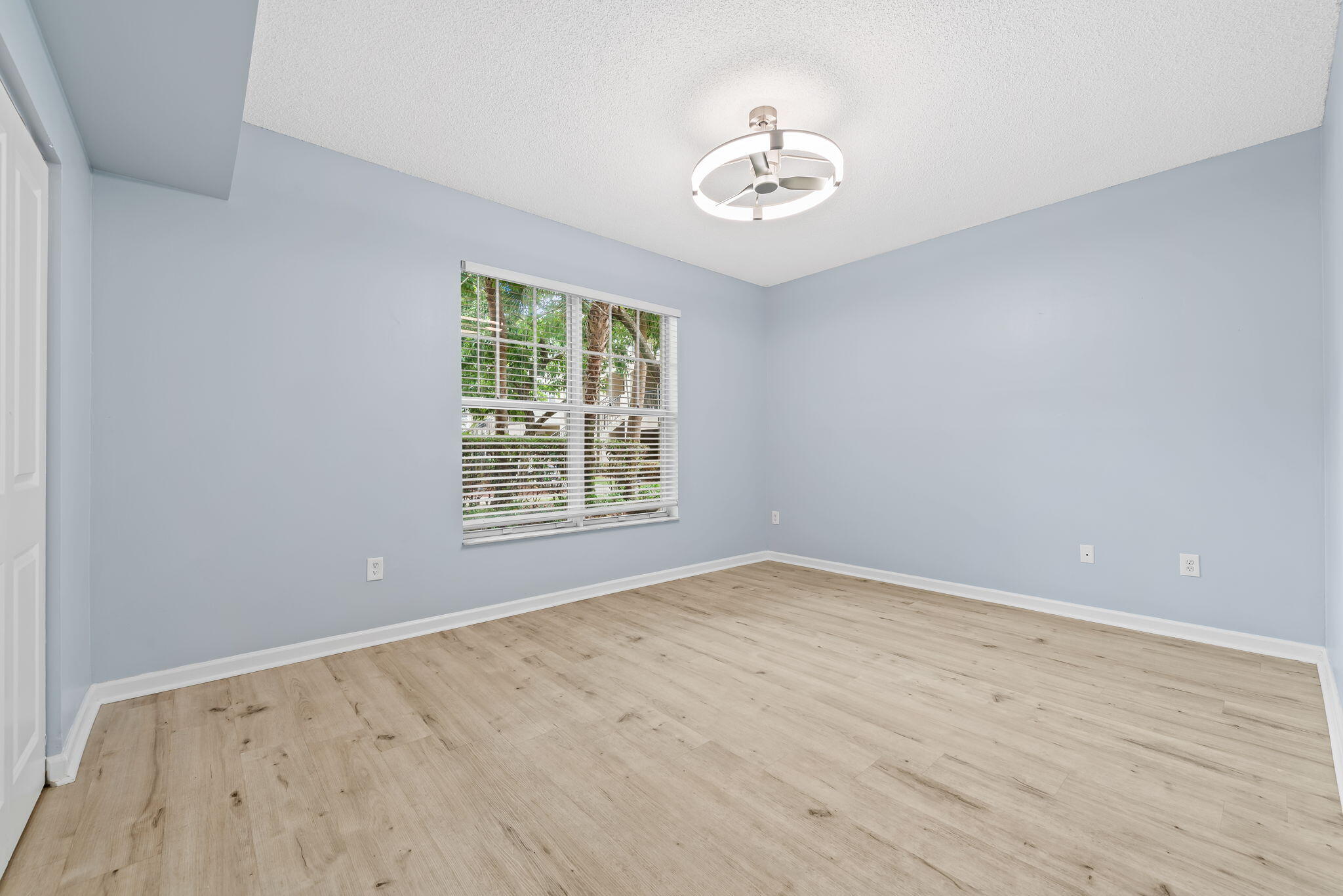 5900 W SAMPLE #102, Coral Springs FL 33067
