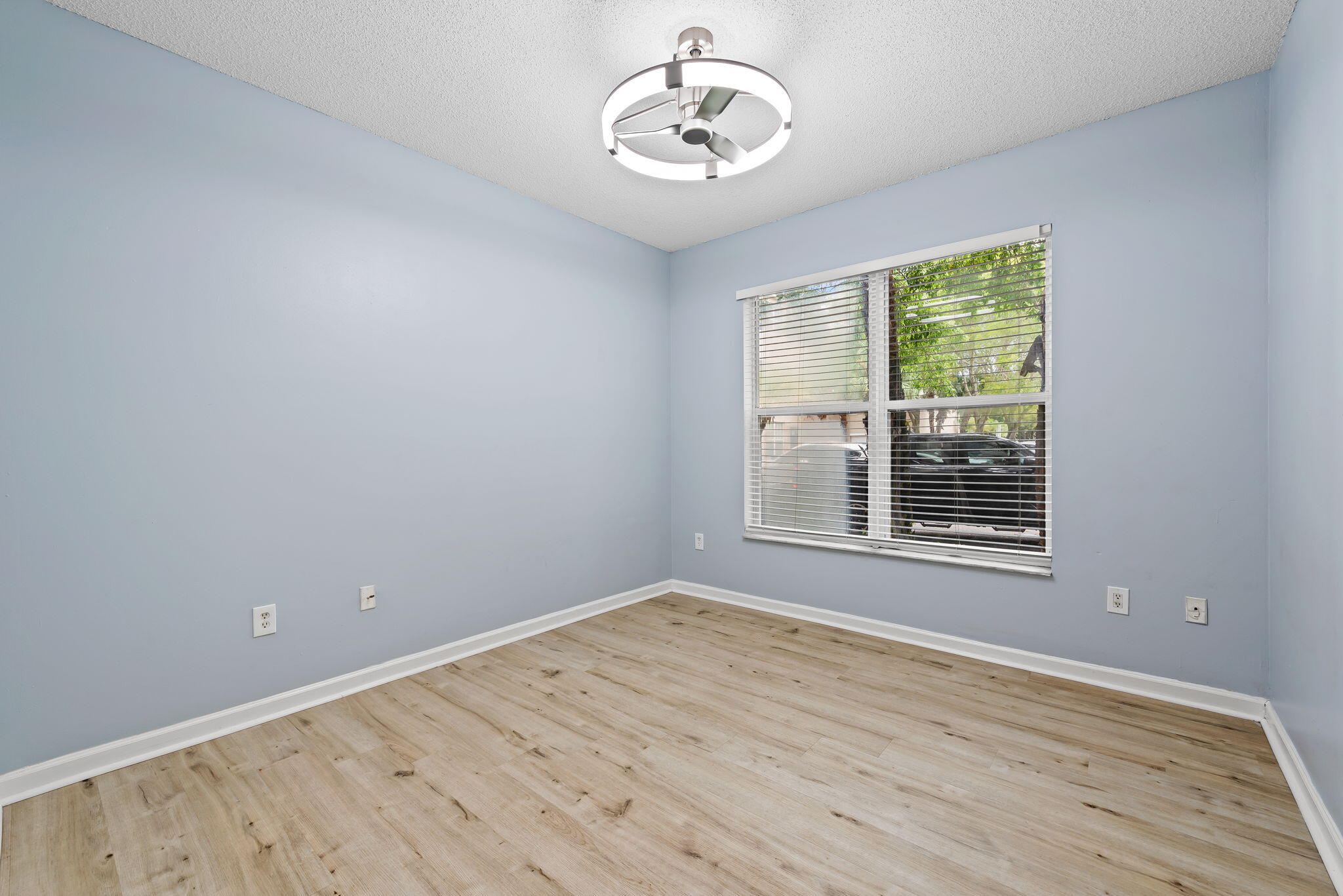 5900 W SAMPLE #102, Coral Springs FL 33067