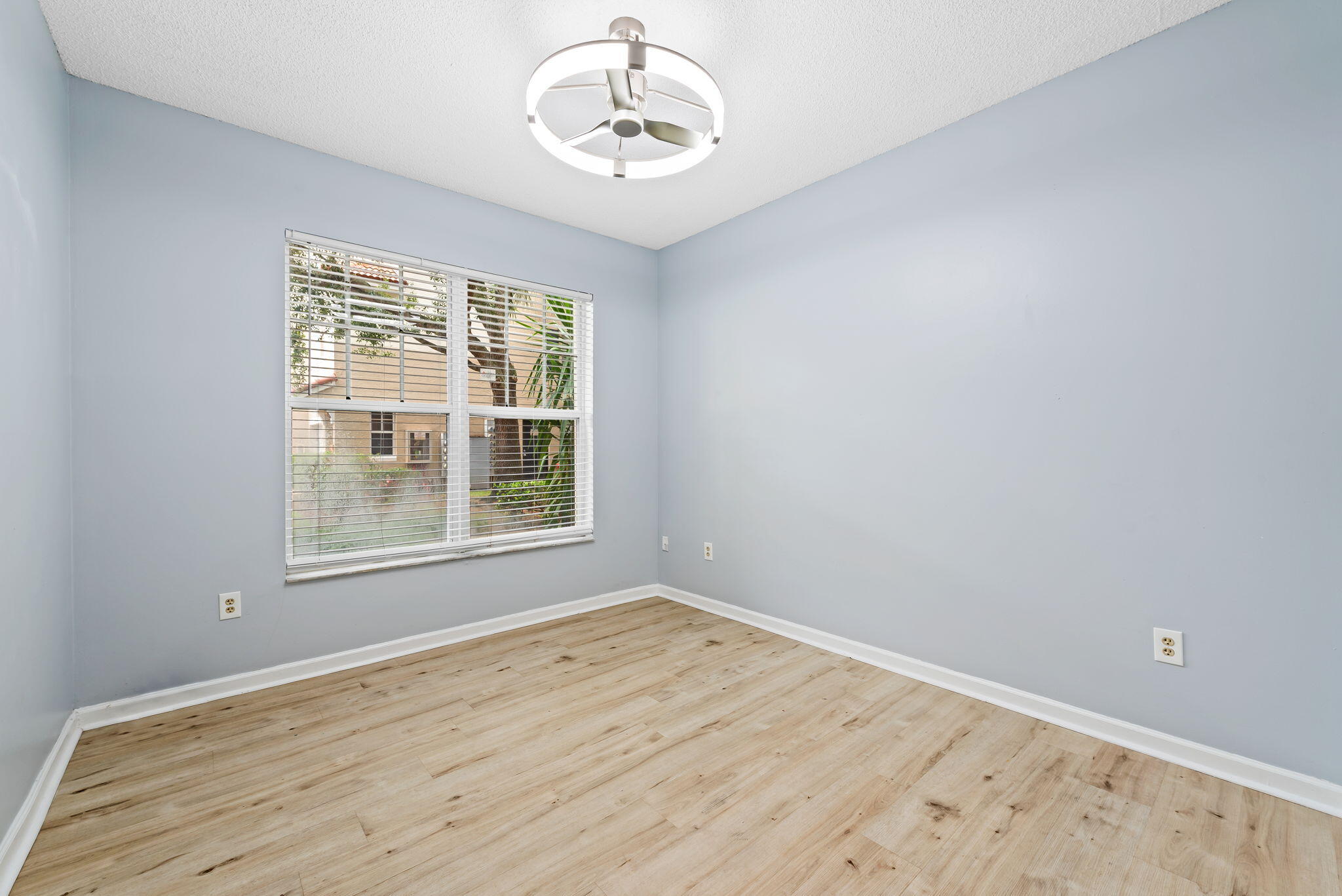 5900 W SAMPLE #102, Coral Springs FL 33067