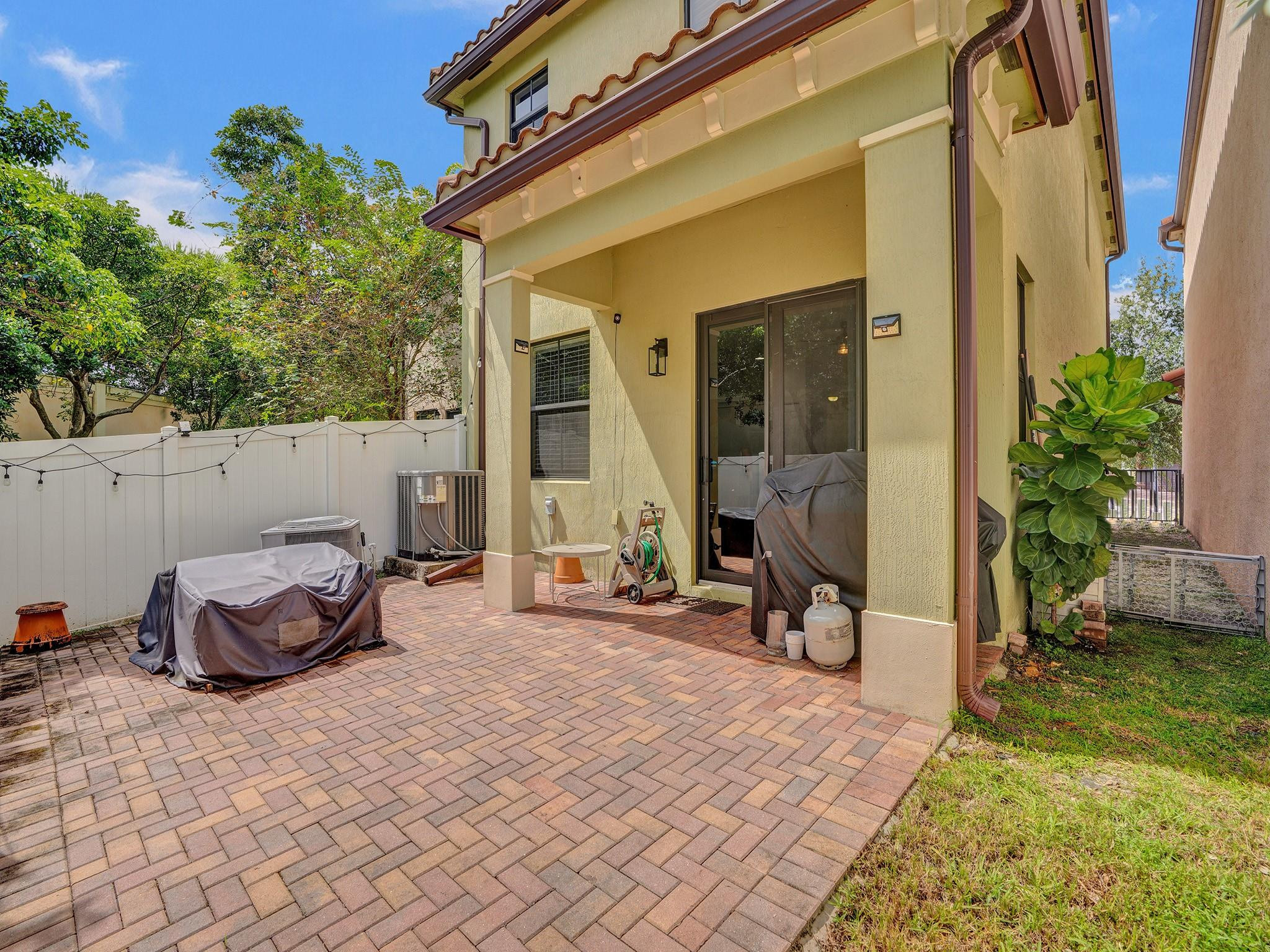 5804 NW 46th, Tamarac FL 33319