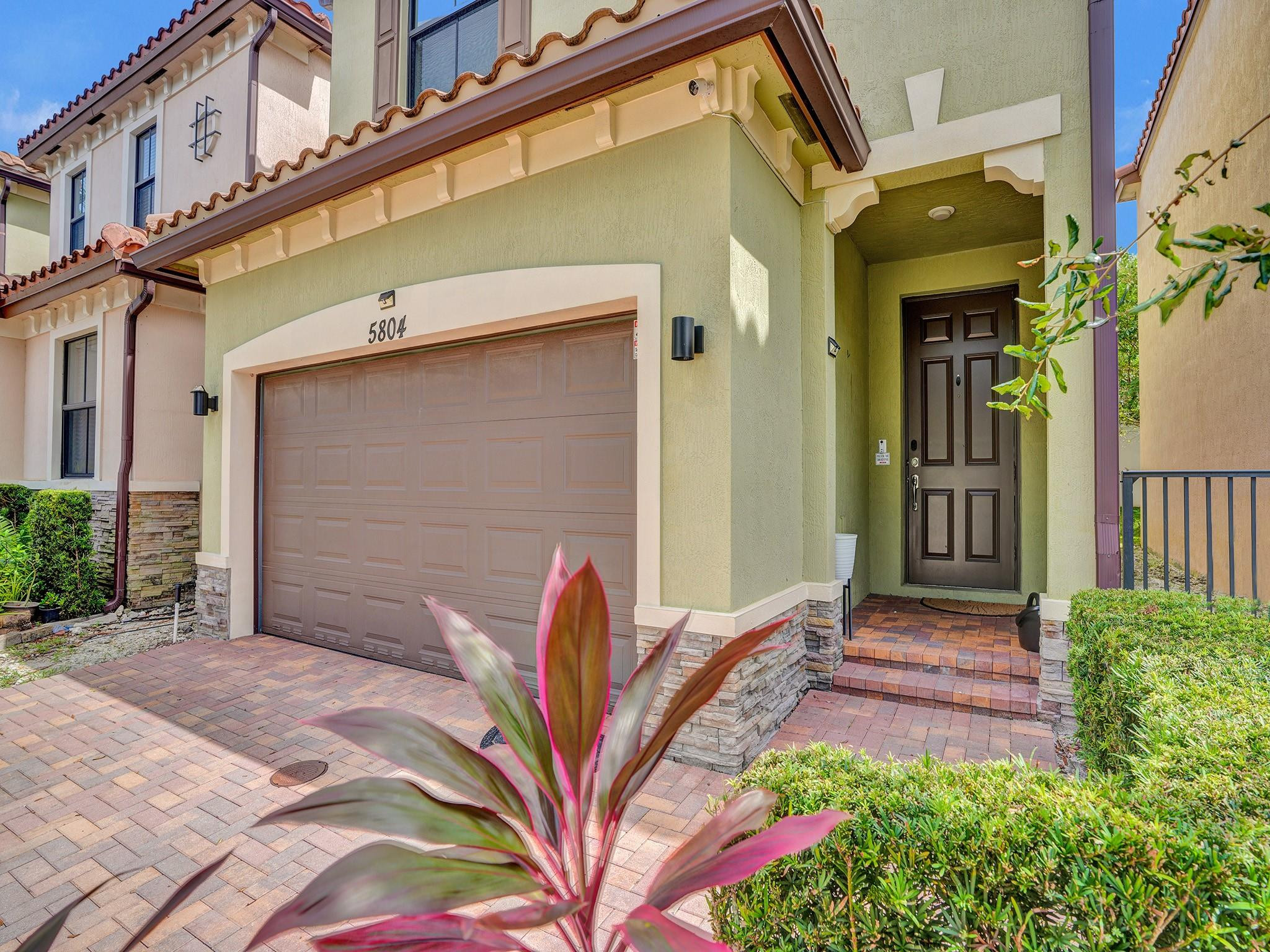 5804 NW 46th, Tamarac FL 33319