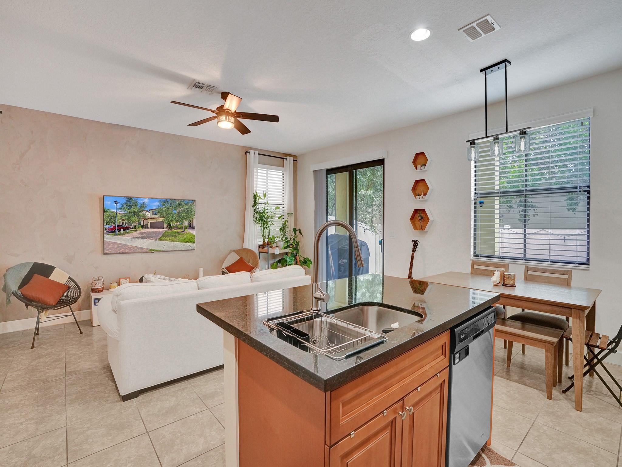 5804 NW 46th, Tamarac FL 33319