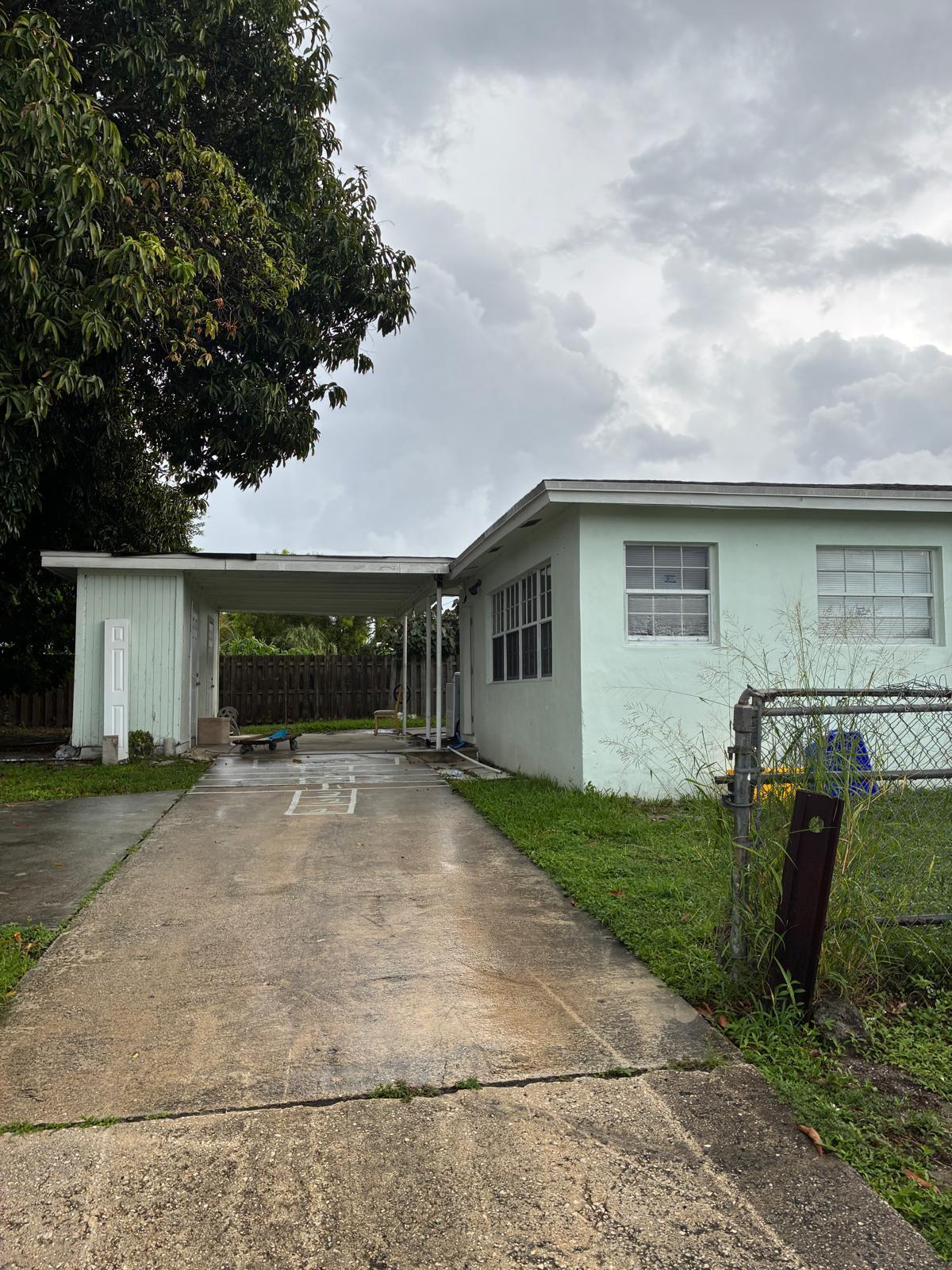 1496 W 32ND, West Palm Beach FL 33404