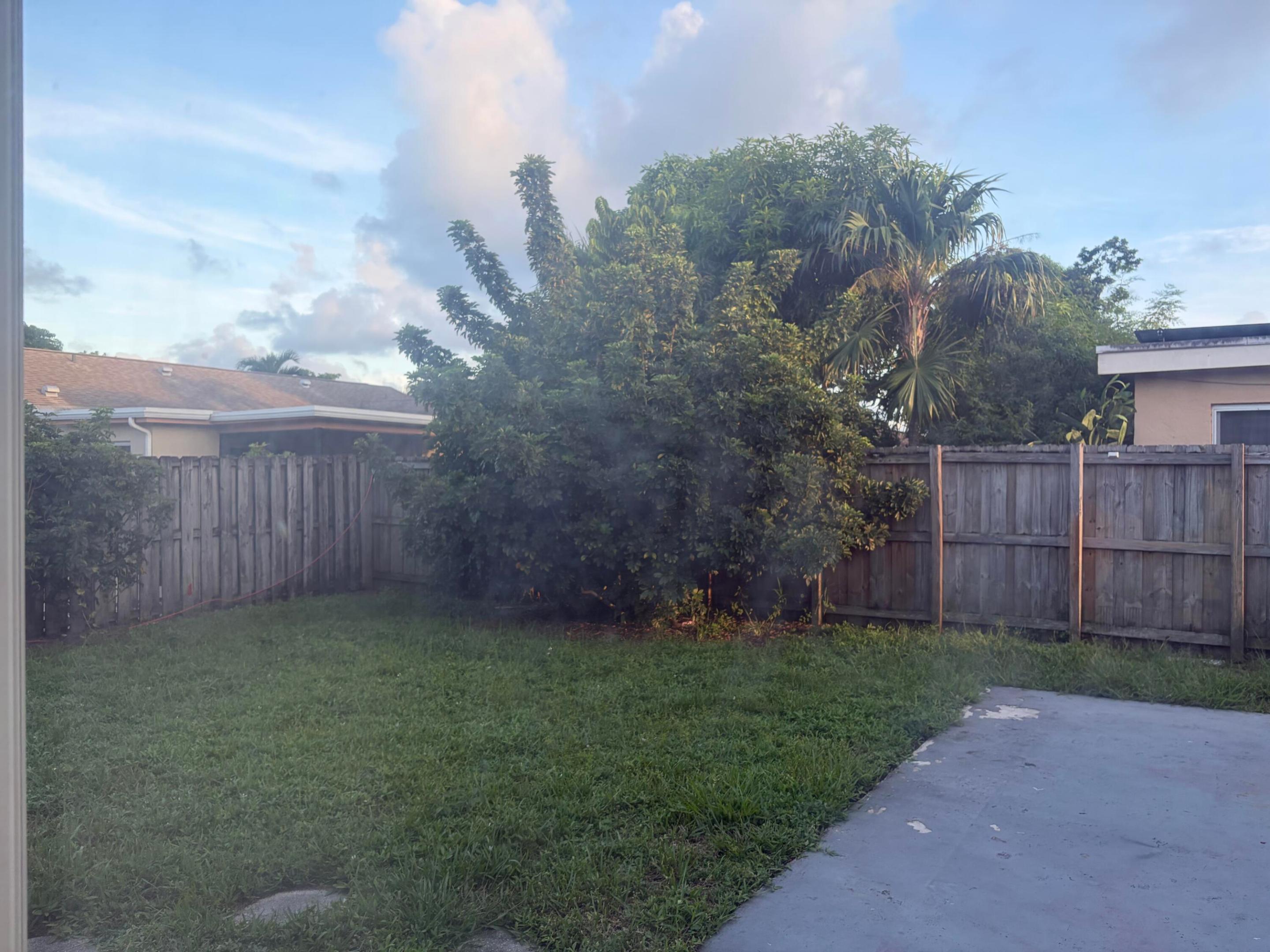 1905 SW 86TH, North Lauderdale FL 33068