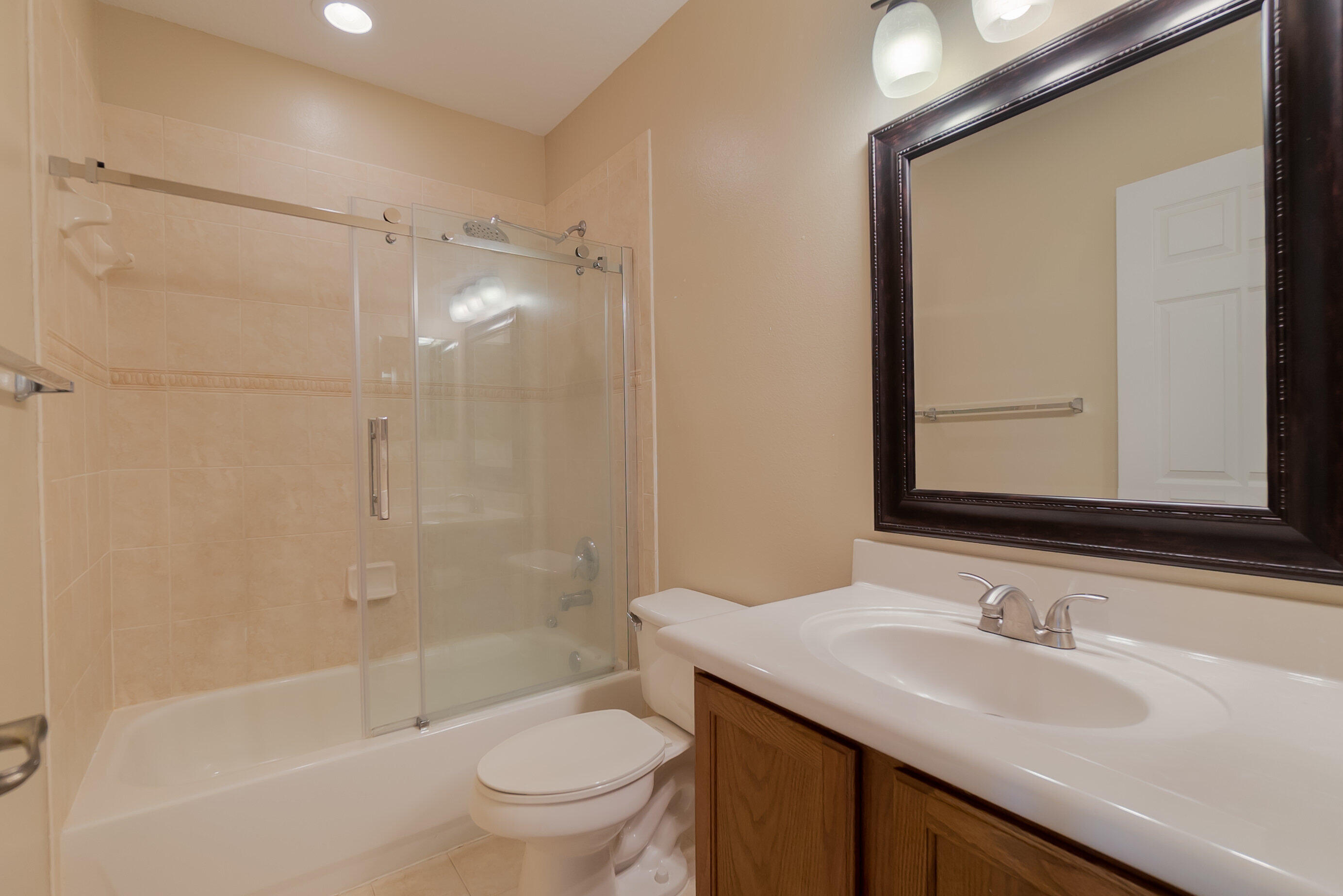 2146 OAKMONT, Riviera Beach FL 33404