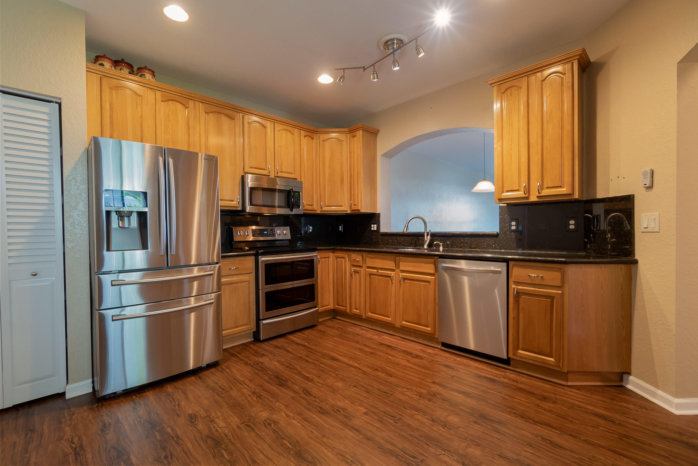 2146 OAKMONT, Riviera Beach FL 33404
