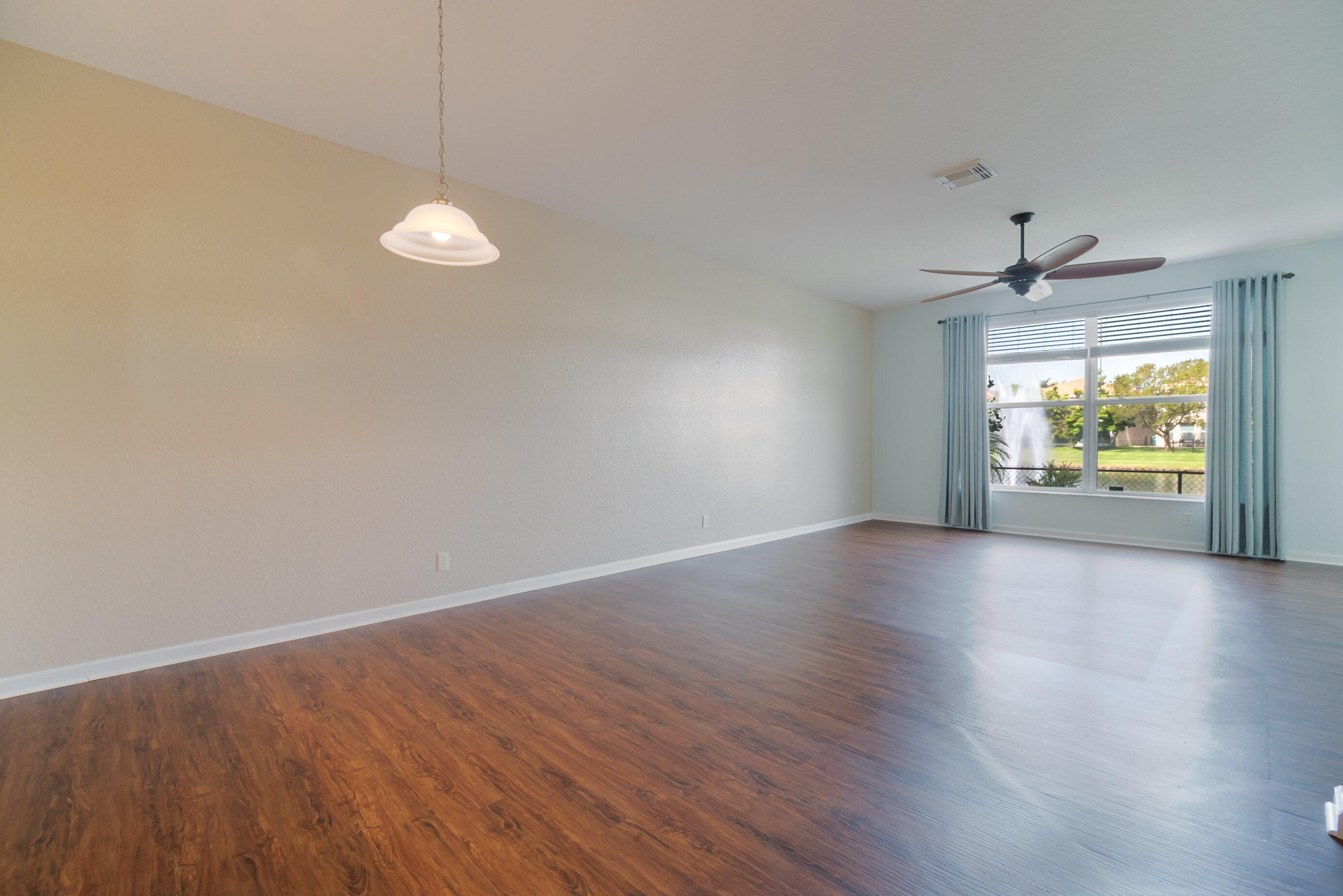 2146 OAKMONT, Riviera Beach FL 33404