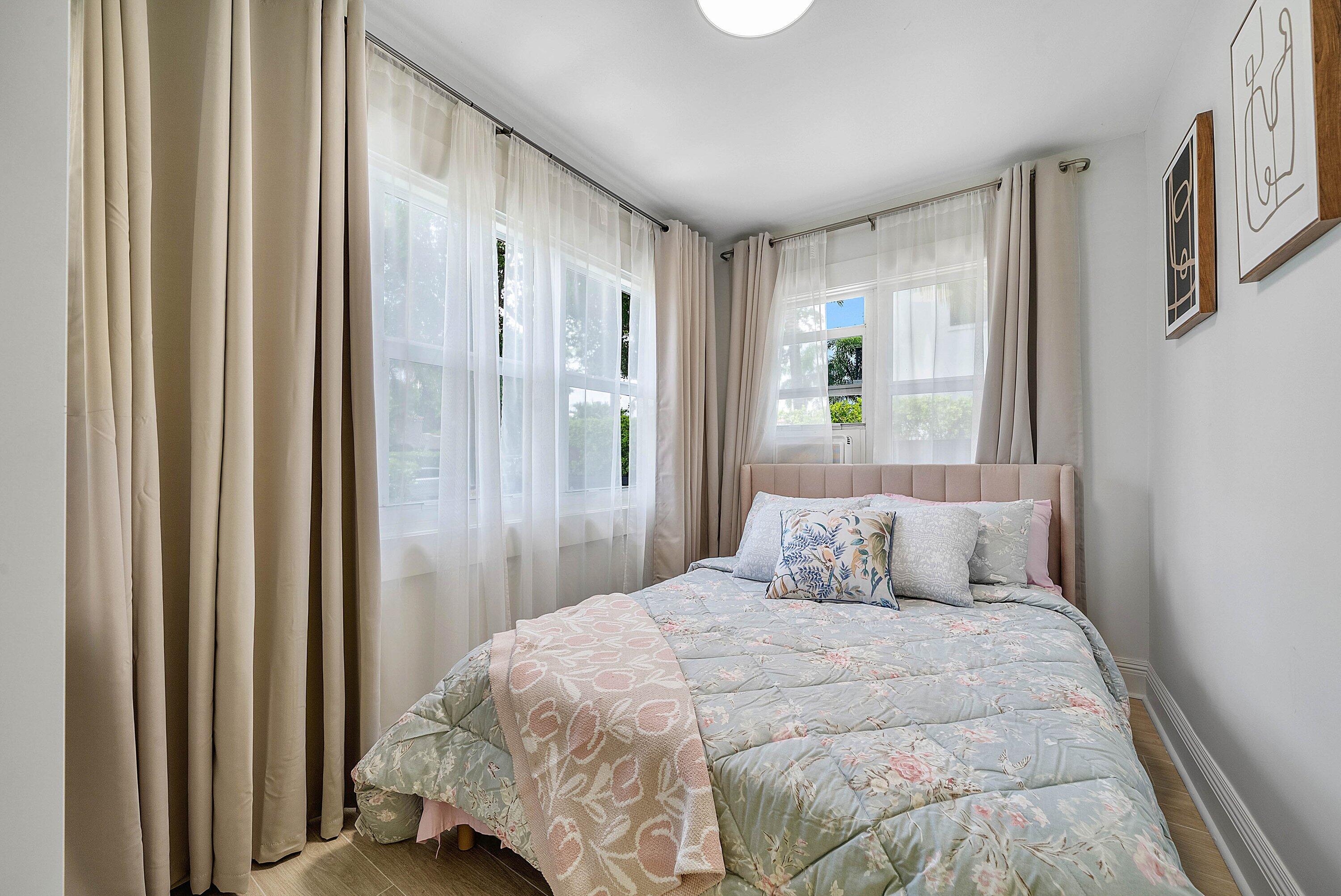 525 WESTWOOD, West Palm Beach FL 33401