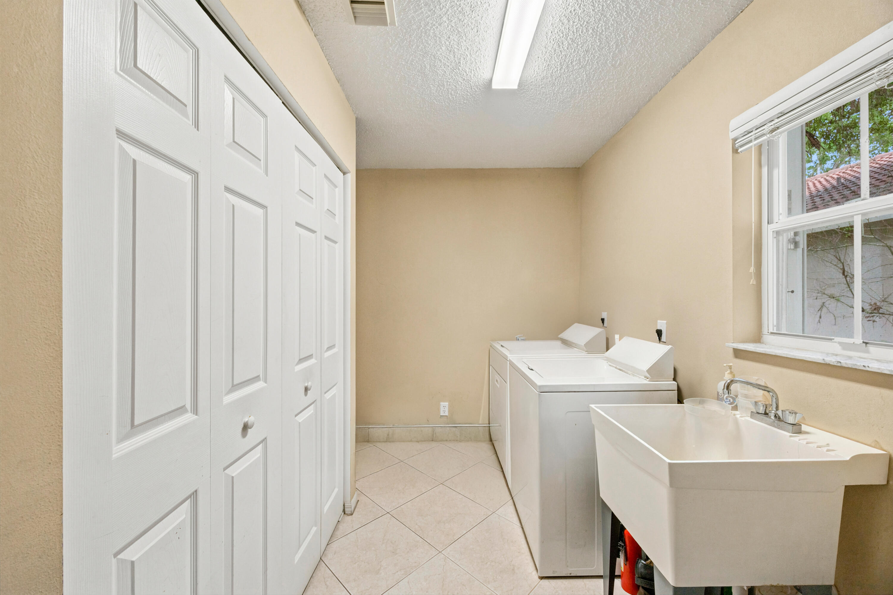 4151 NW 62nd, Coconut Creek FL 33073