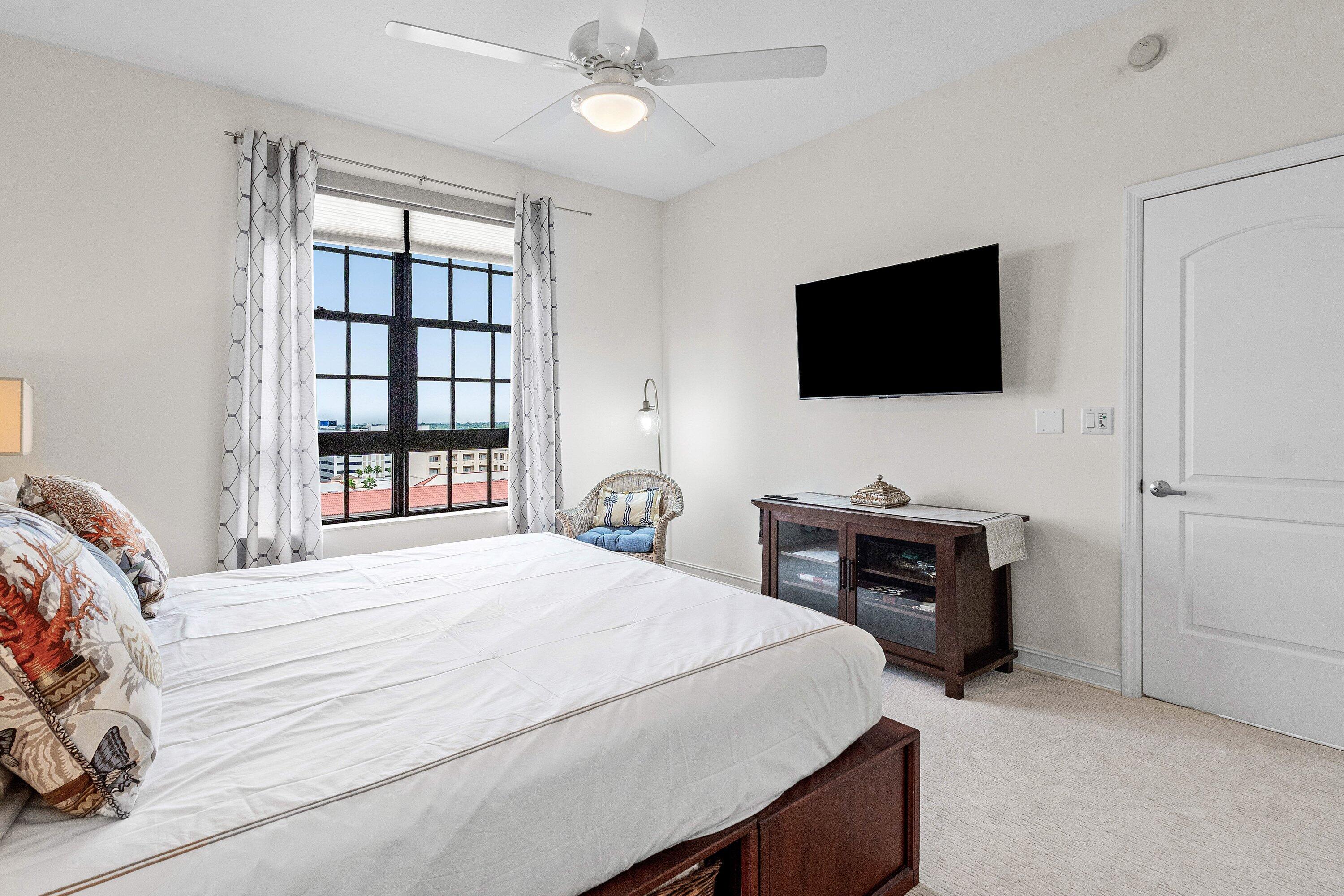 801 S OLIVE #903, West Palm Beach FL 33401
