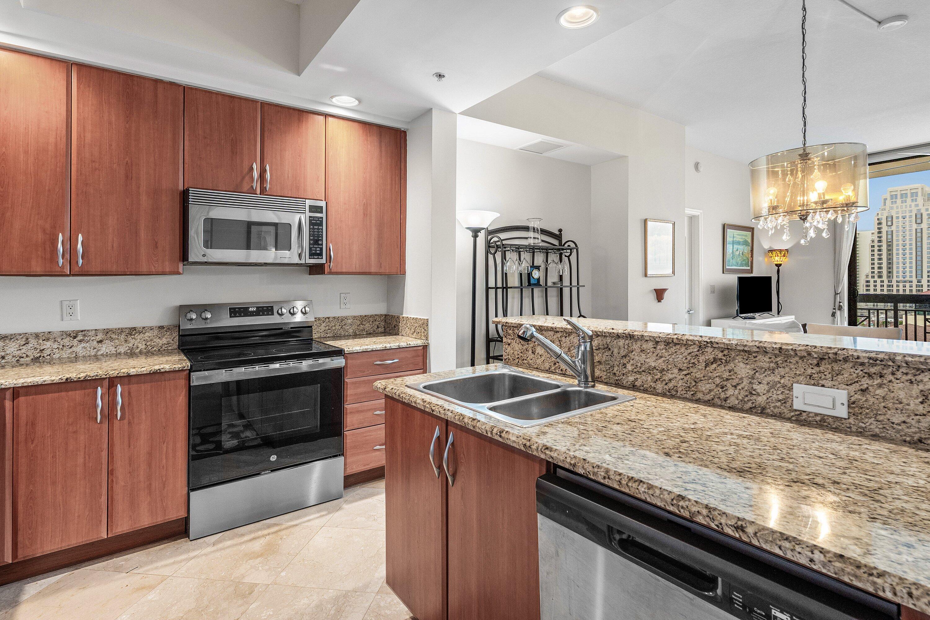801 S OLIVE #903, West Palm Beach FL 33401