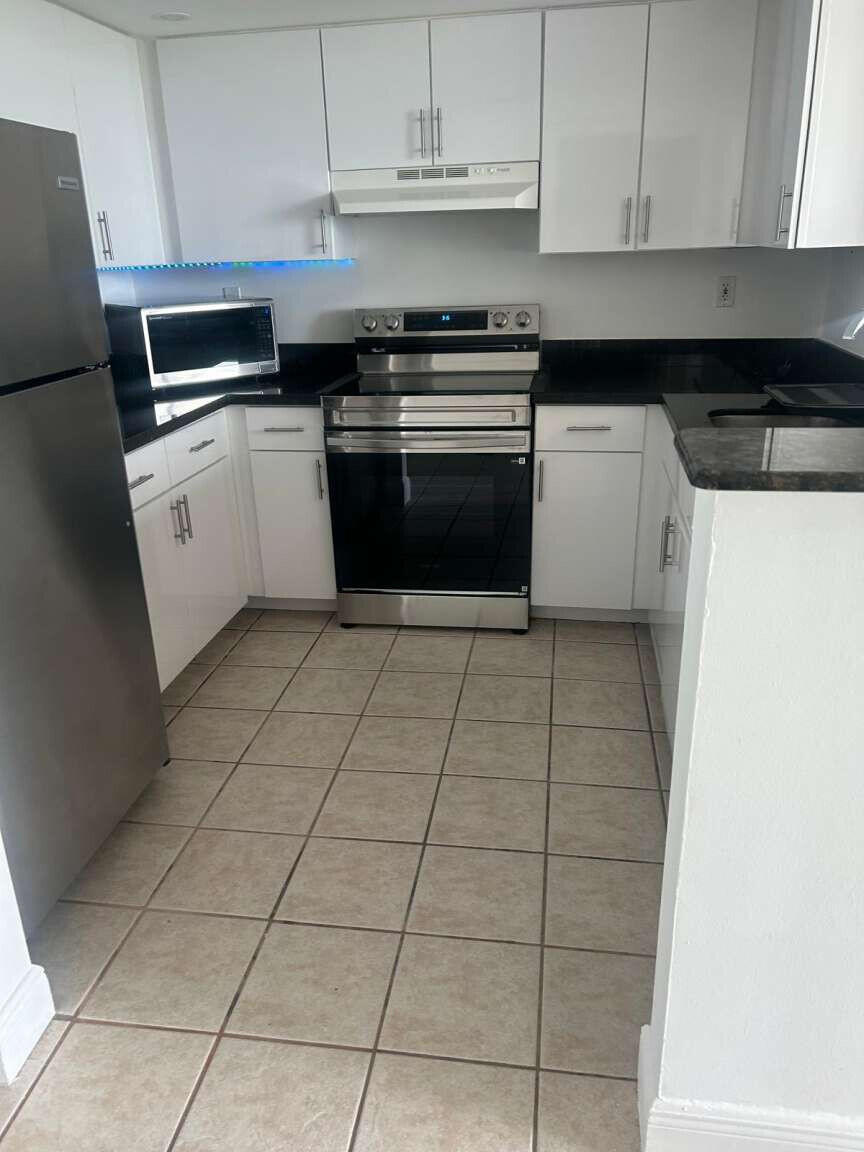 3000 CORAL #707, Miami FL 33145