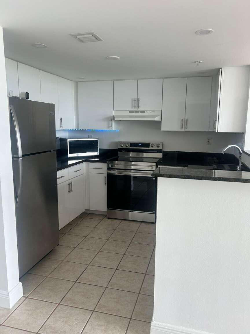 3000 CORAL #707, Miami FL 33145