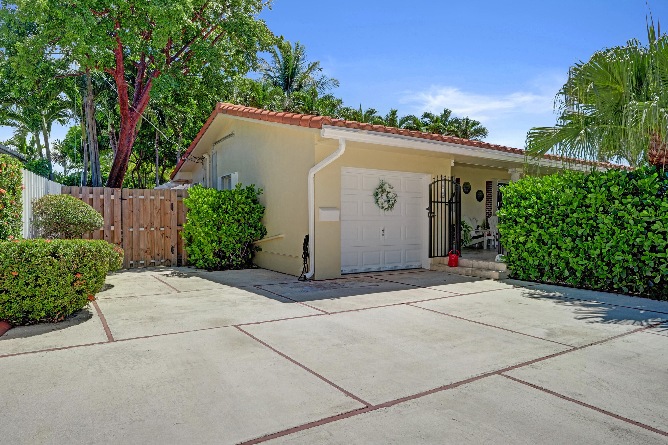 1900 N RIVERSIDE, Pompano Beach FL 33062