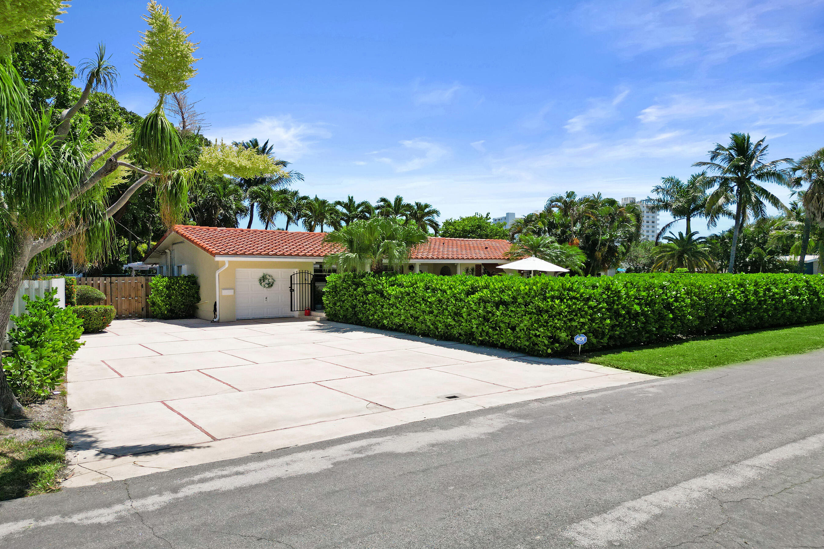 1900 N RIVERSIDE, Pompano Beach FL 33062