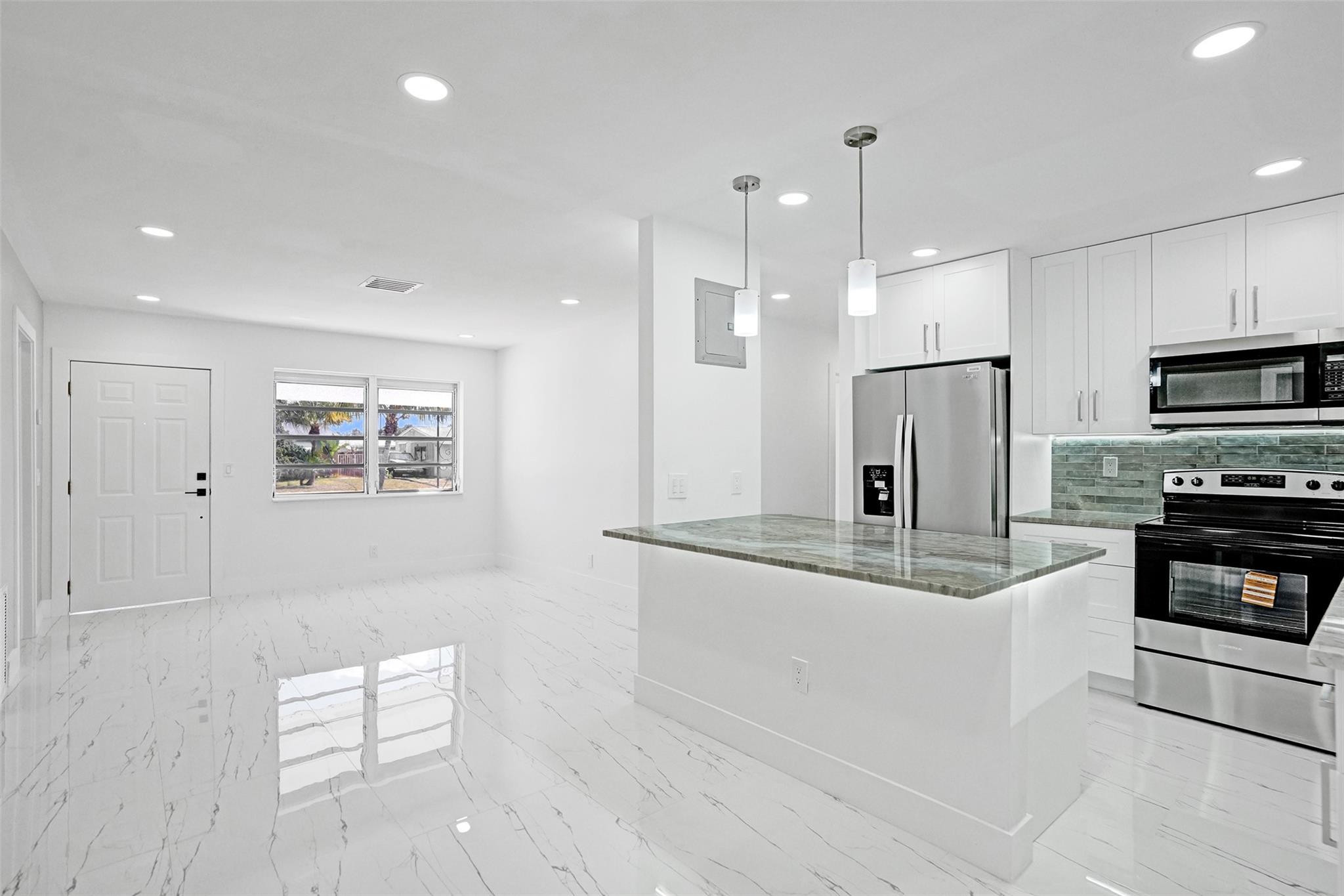 1437 SW 1ST, Deerfield Beach FL 33441