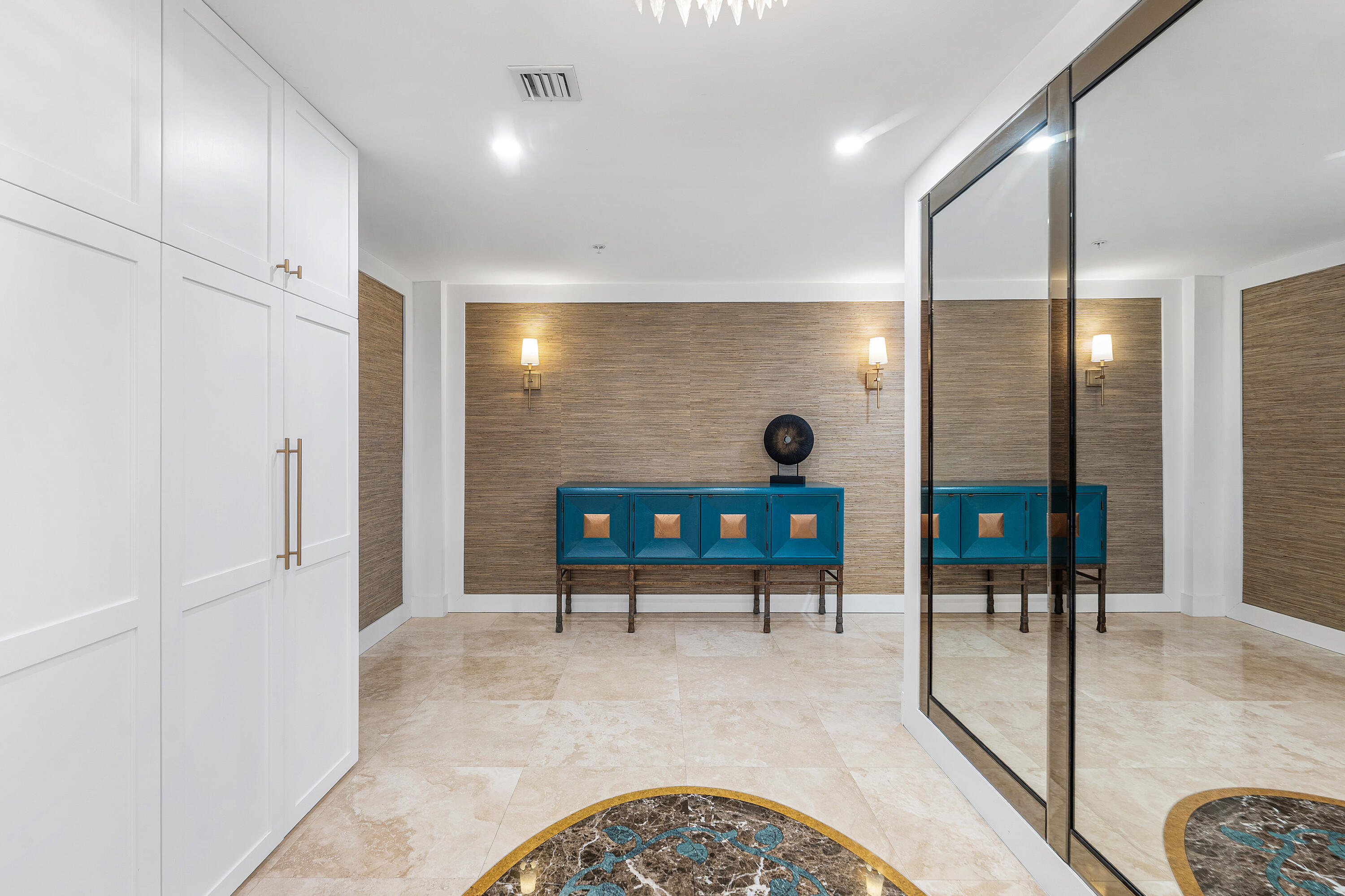 155 S OCEAN #305, Palm Beach Shores FL 33404